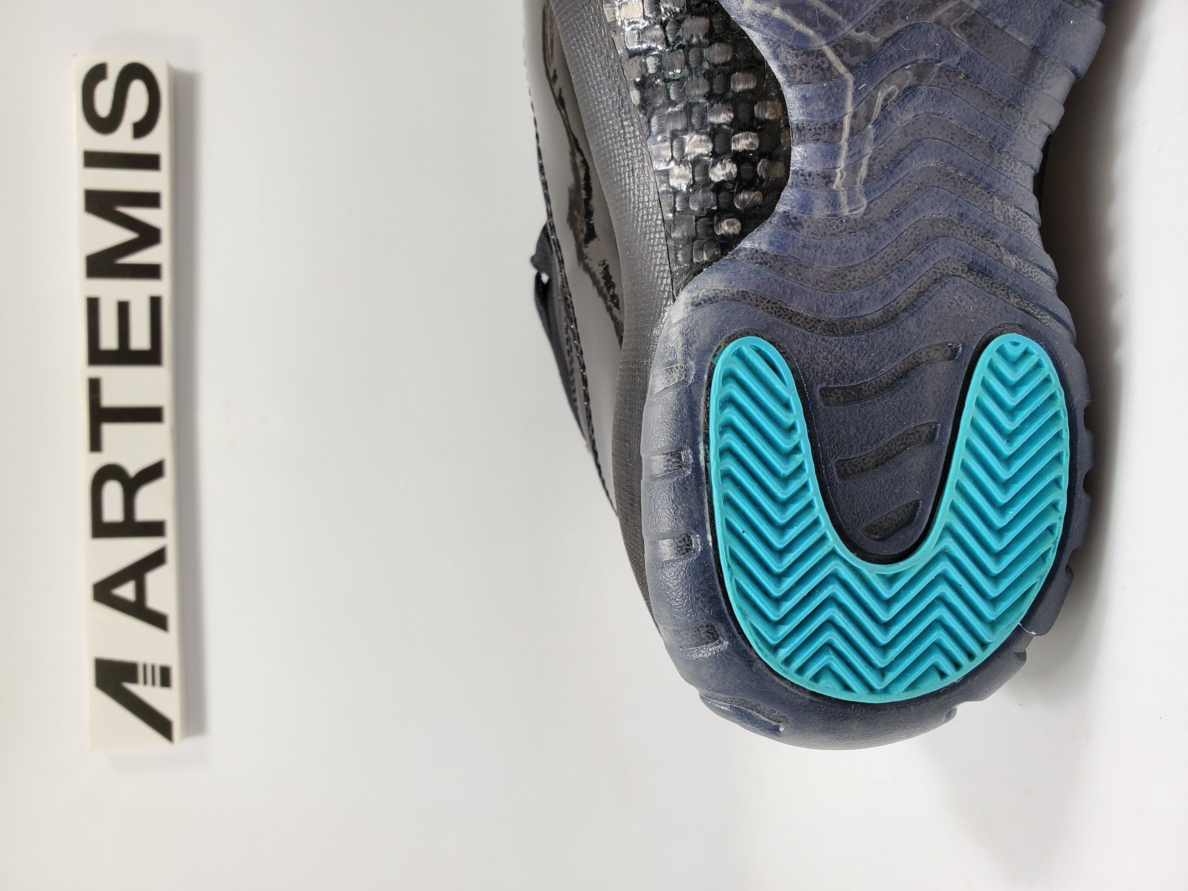 Air Jordan 11 Retro Gamma Blue