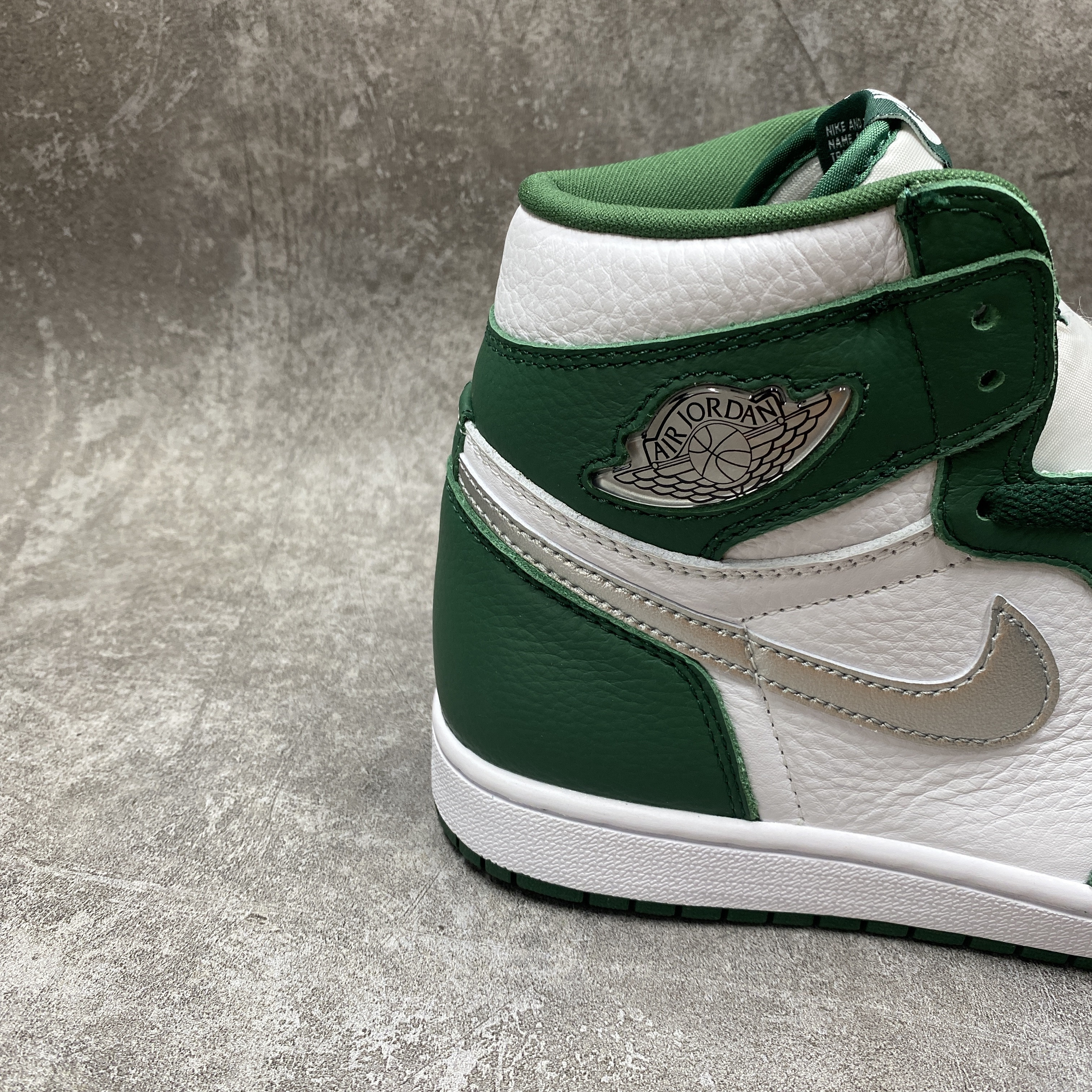 Air Jordan 1 High OG Gorge Green