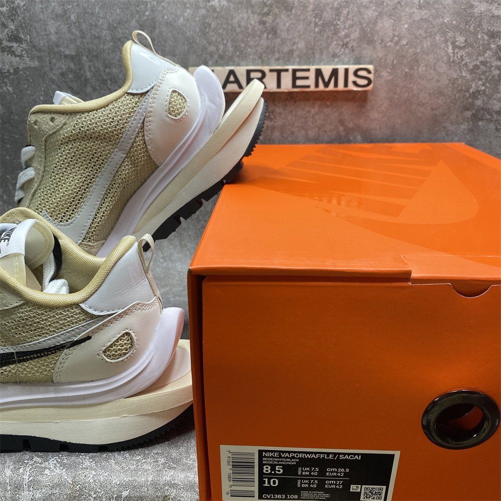 NIKE VAPORWAFFLE SACAI