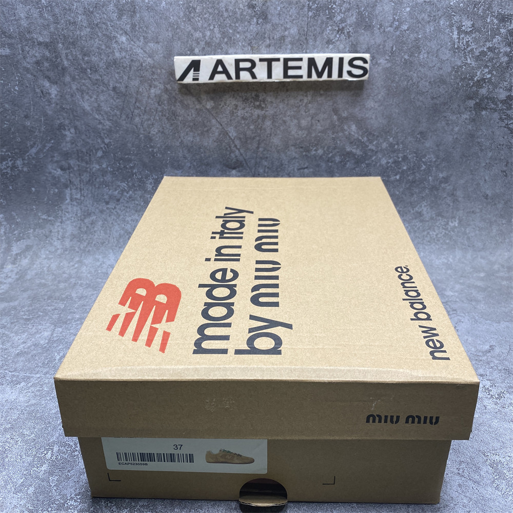 UA Miu Miu x New Balance 530 SL 