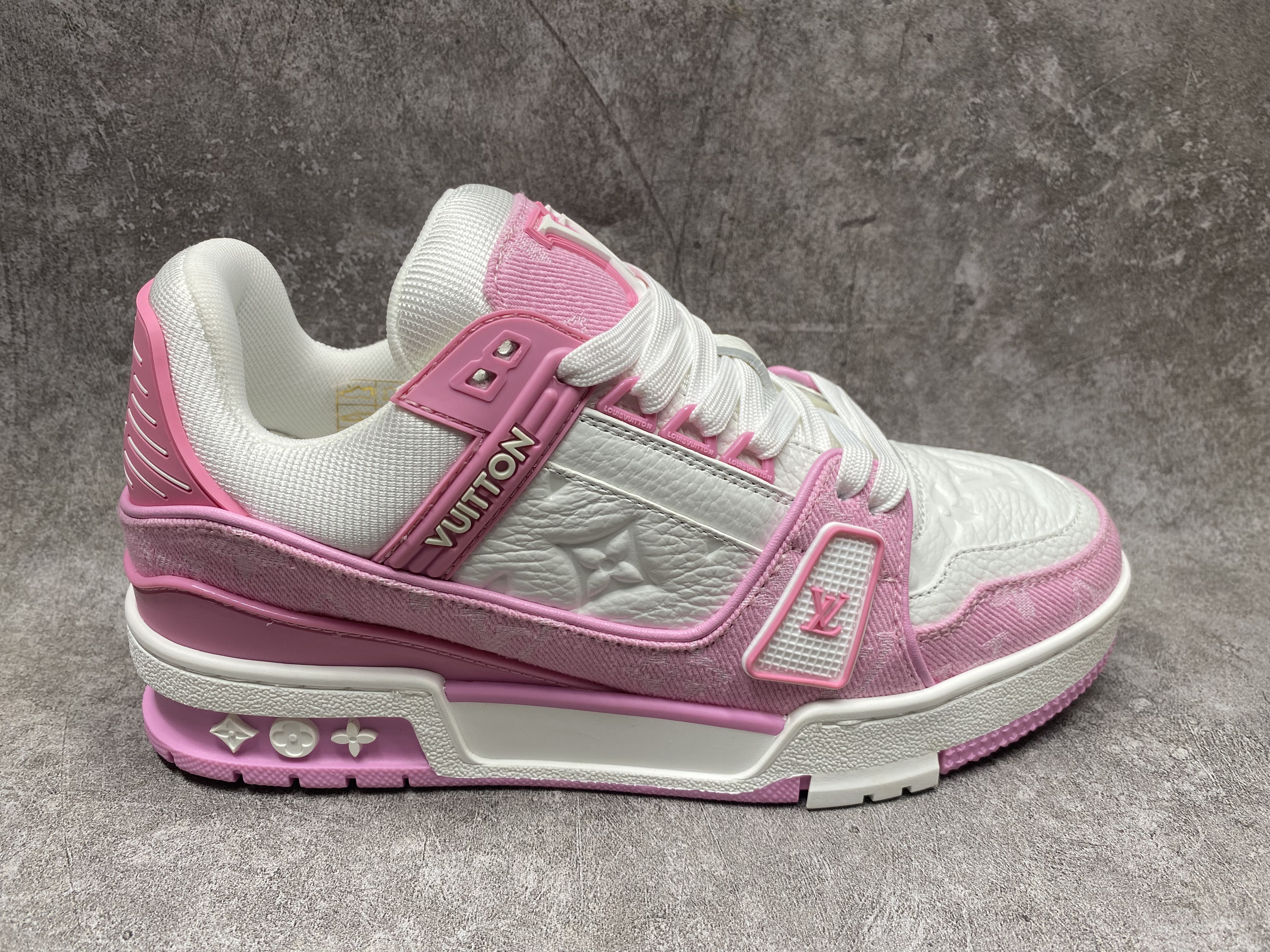 UA LV trainer Sneakers