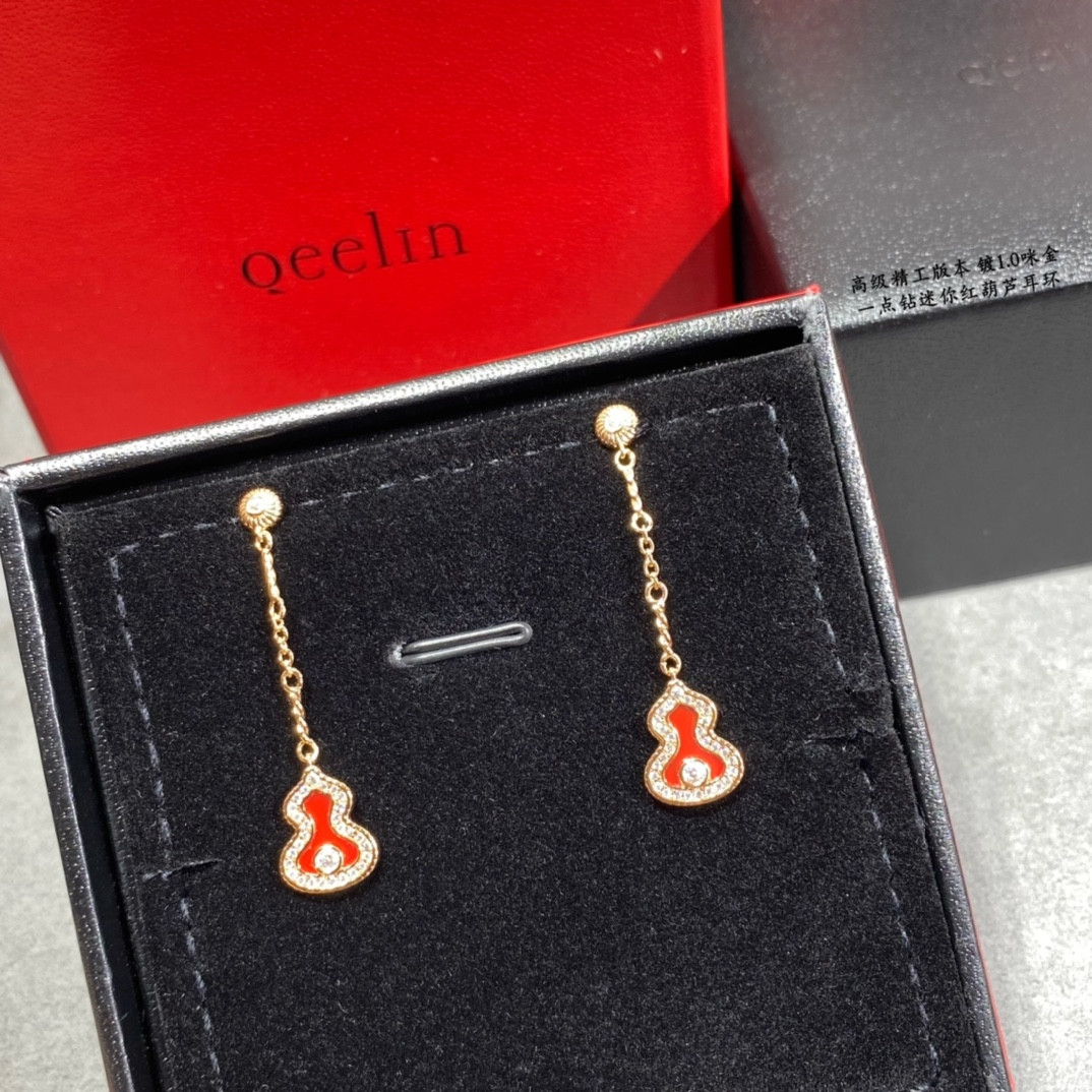 qeelin mini Di*m*nd red gourd earrings