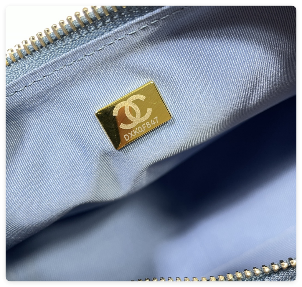 Ch*el cruise 2024/25 large hobo bag washed denim & gold-tone metal blue 22x 31x 15cm