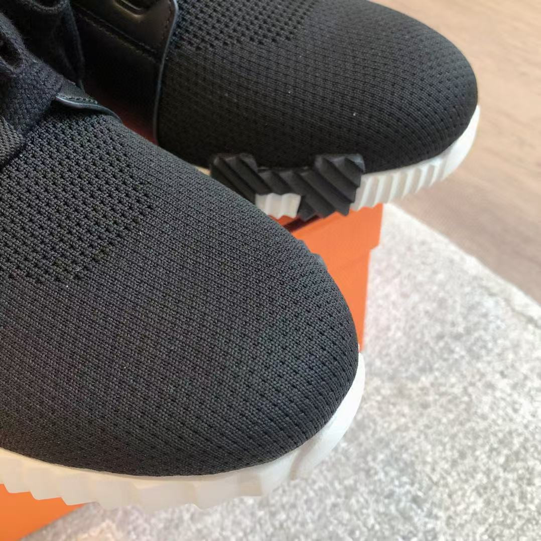 ua H**me5 bouncing sneaker