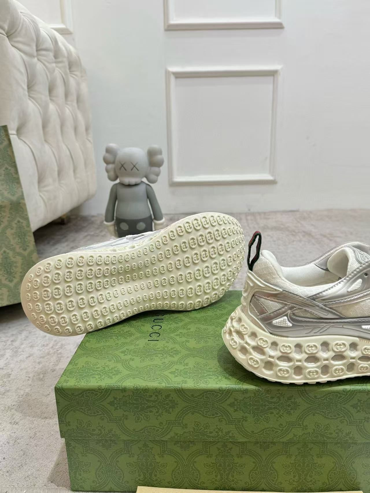 ua G*u*i cub3d sneaker