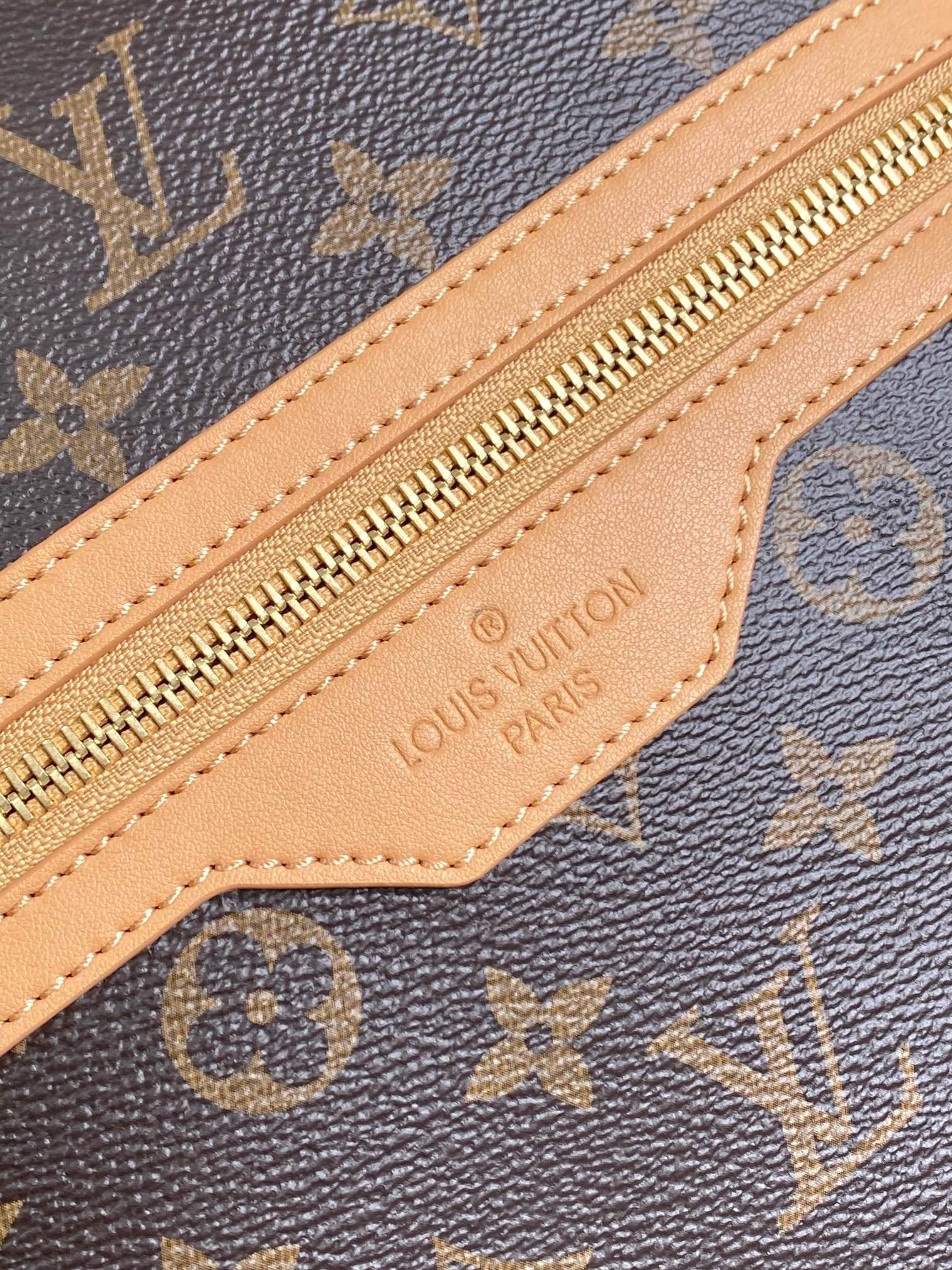 LV Outdoor Backpack M12624 44x19x31cm