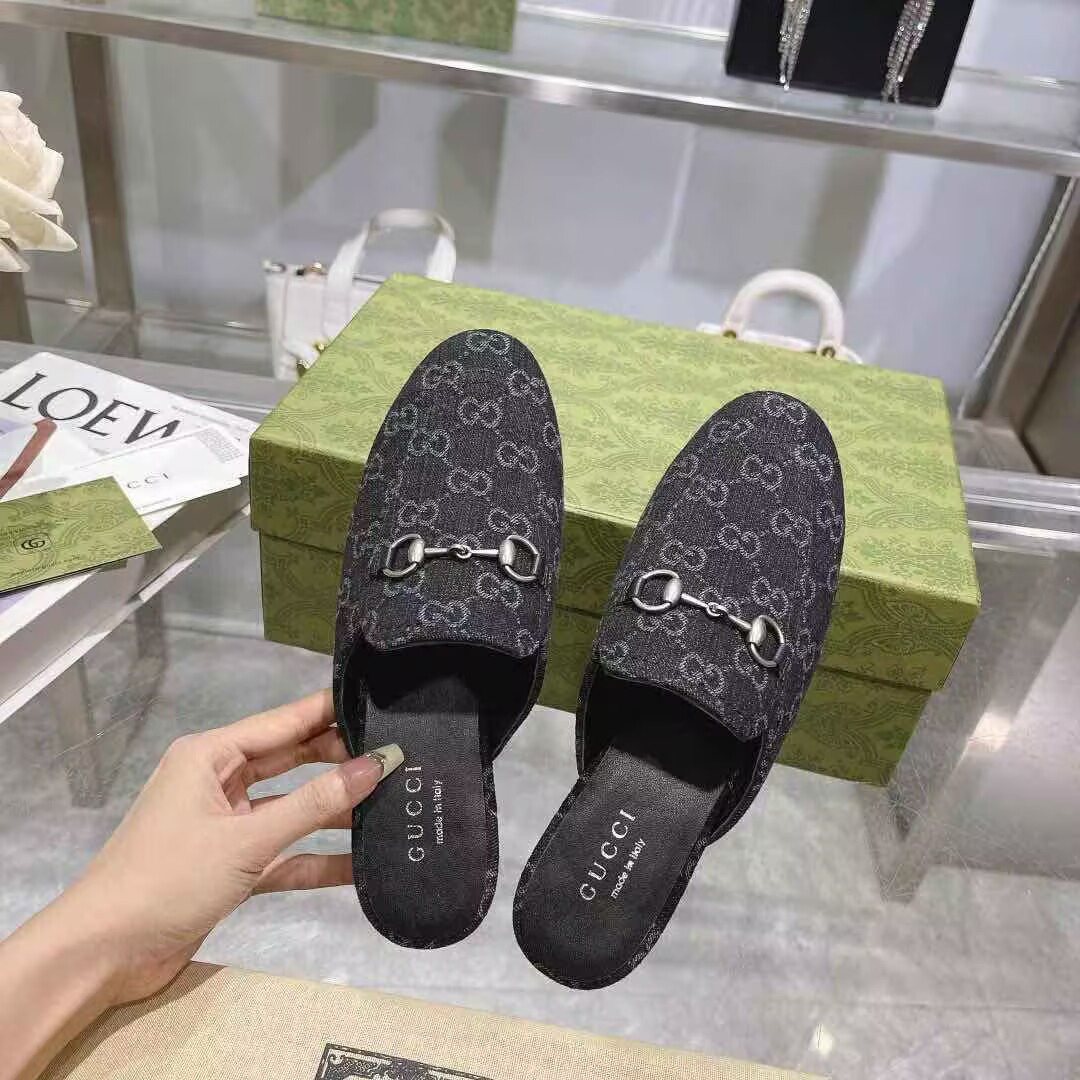 ua G*u*i princetown slipper