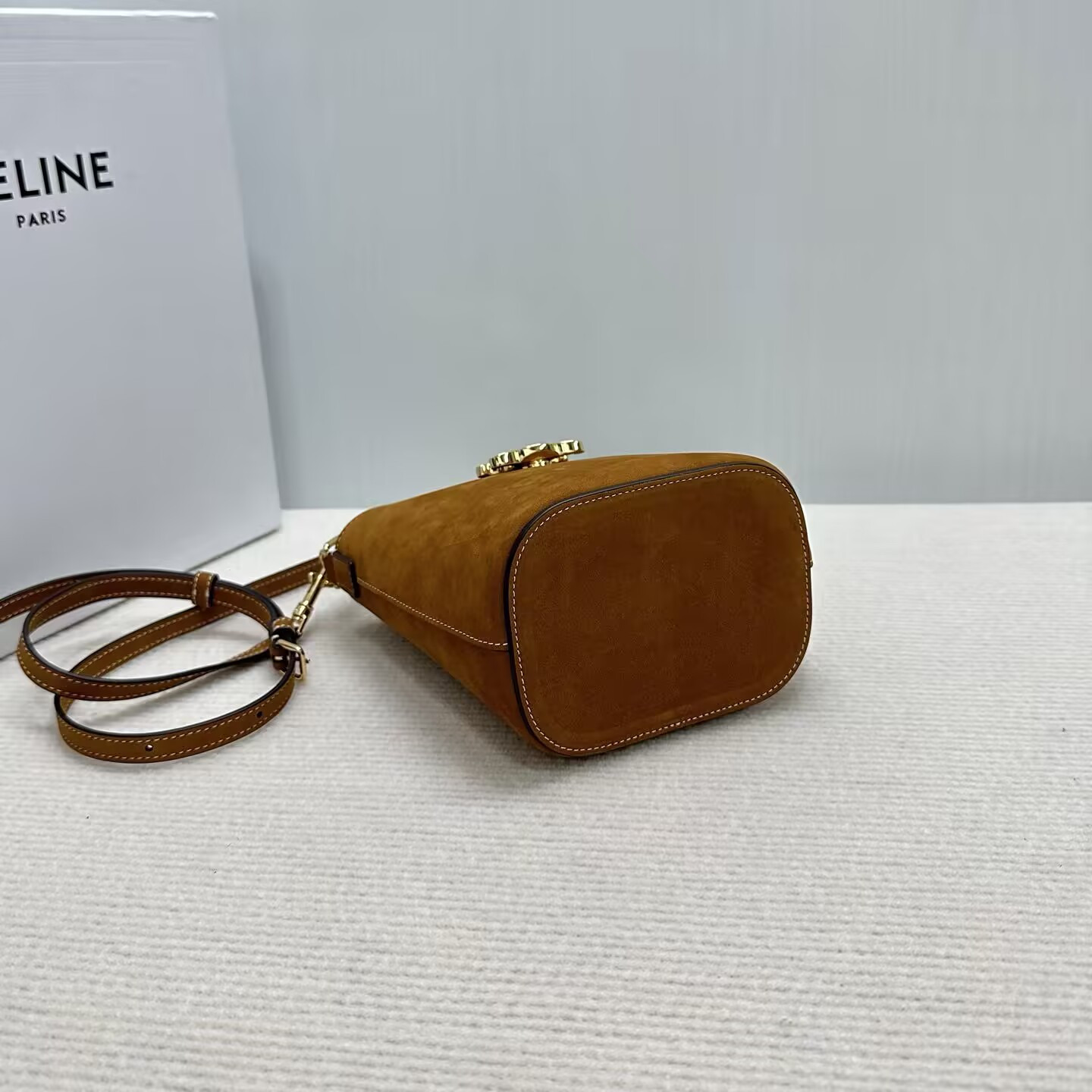 Ce**e mini bucket l0*ise in nubuck calfskin 13.5x16x10cm
