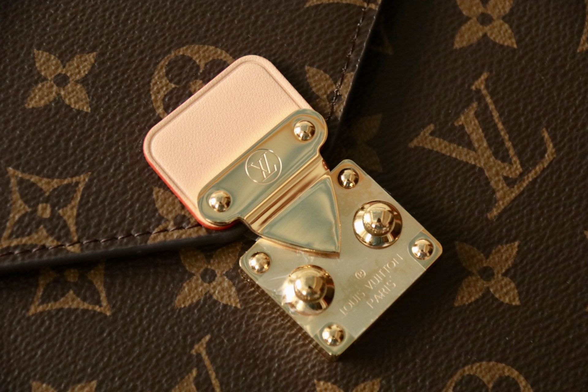 LV Mark Folder GI0721 3.5x26x32.5cm