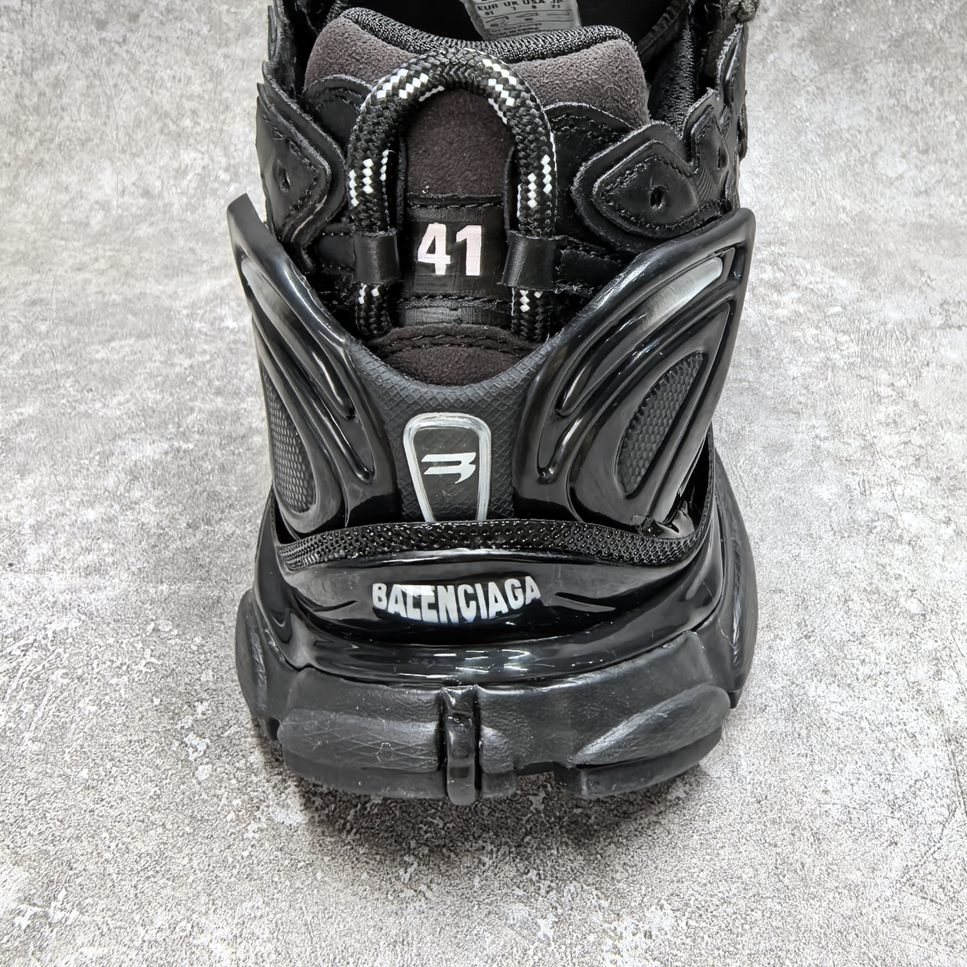 ua Ba*len*cia*ga runner sneaker