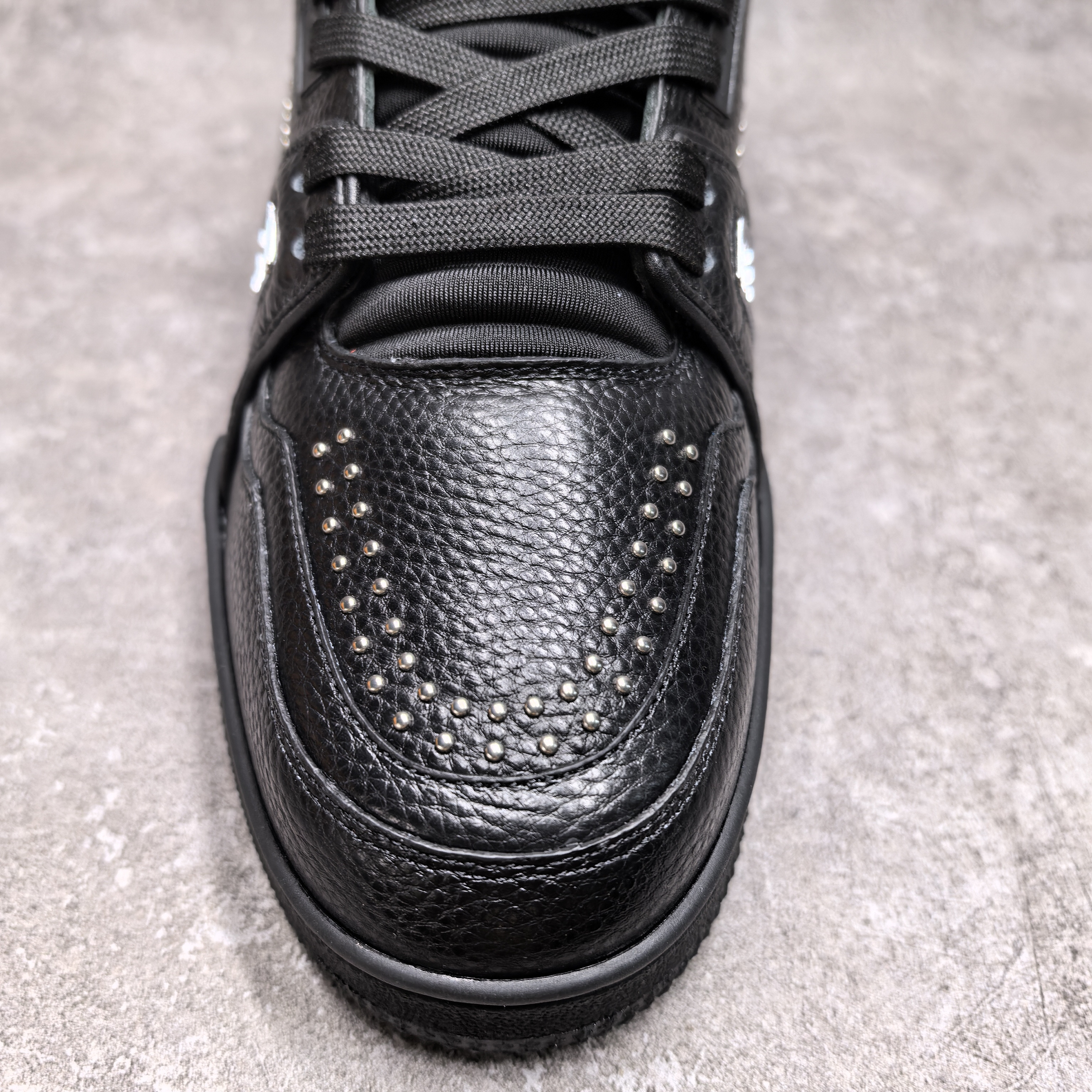 UA LV Trainer Sneaker