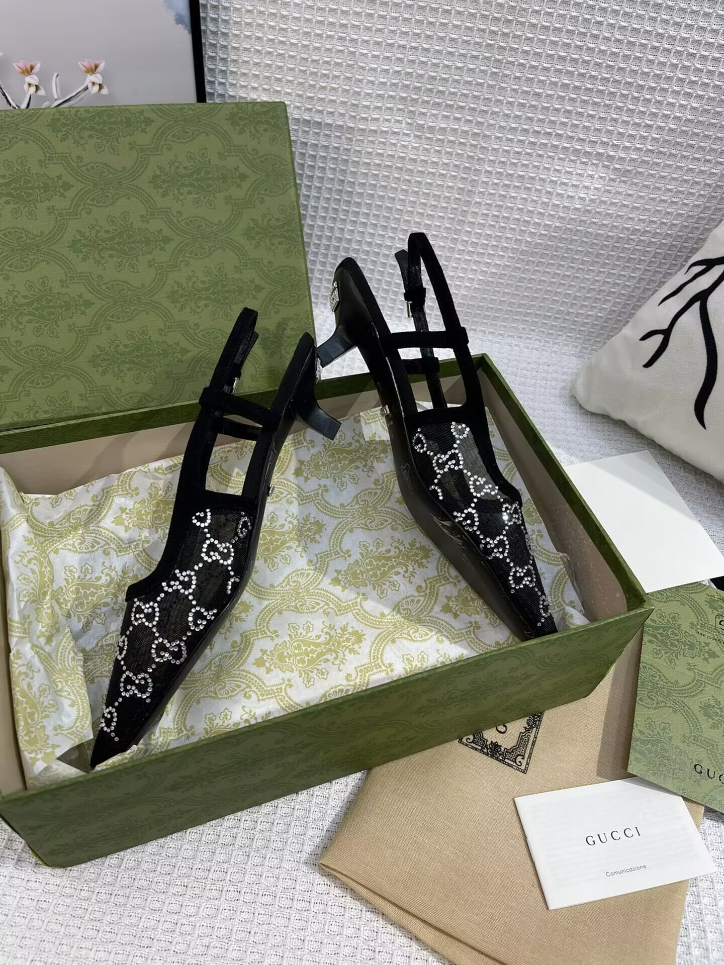 ua G*u*i gg slingback