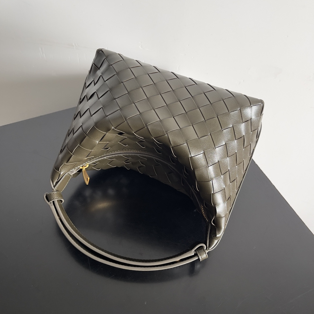 bo*te*ga Ve*ne*ta mini wallace 22x13x9cm