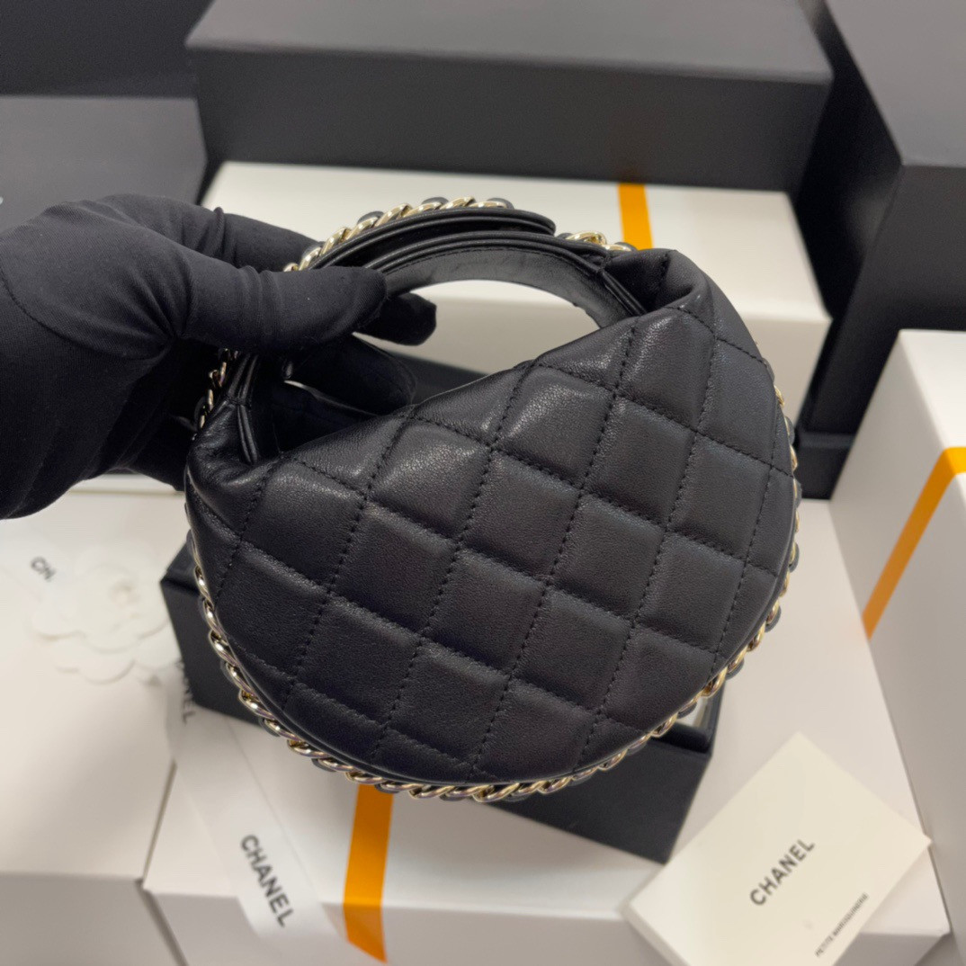 Ch*el 23c 16x16x5.5cm