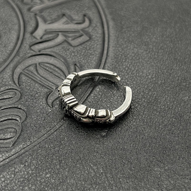 Ch**me He**ts open-ended small cross ring