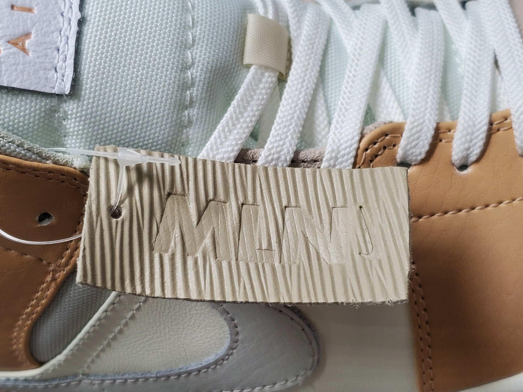 Air Jordan 1 Mid Milan