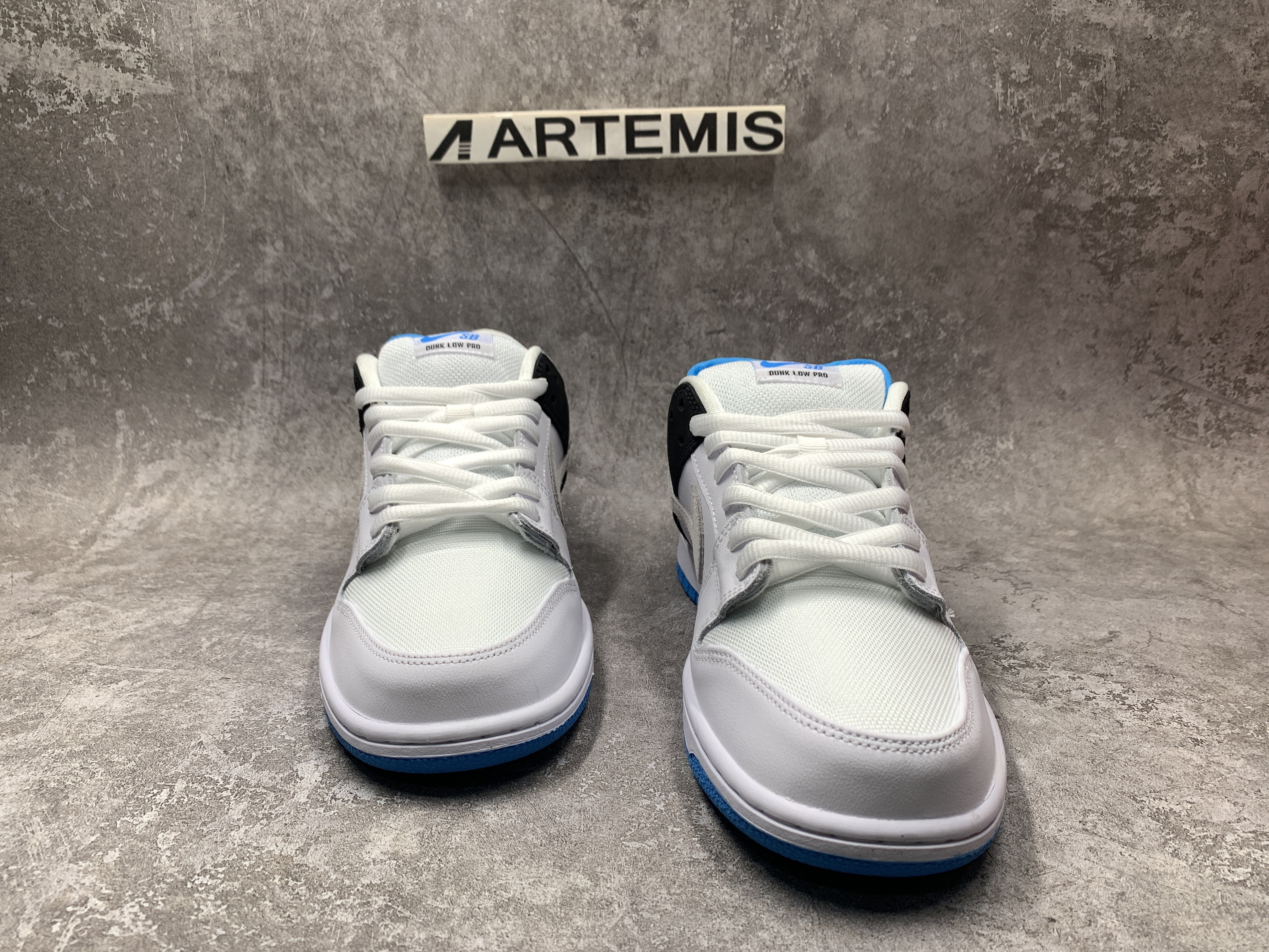 Nike SB Dunk Low Laser Blue