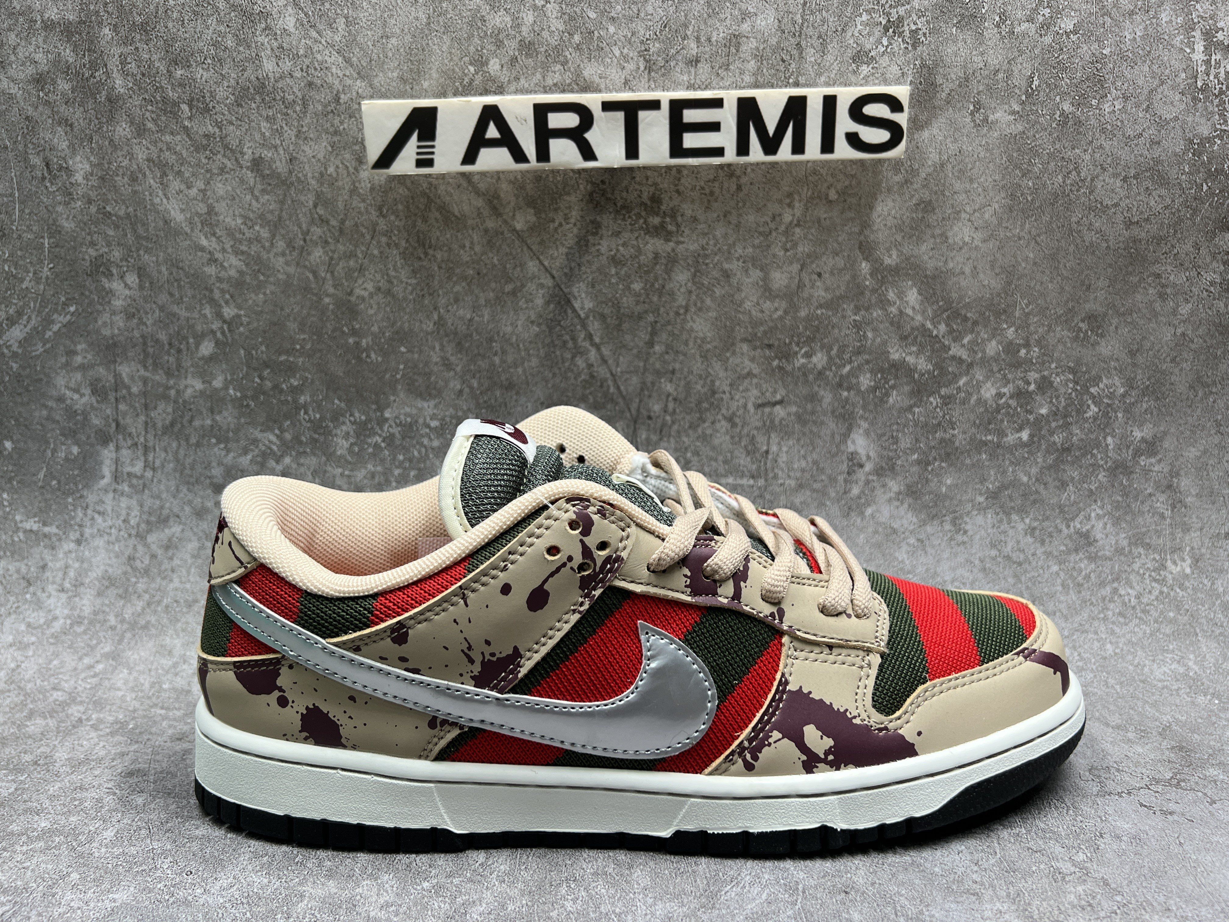 Nike Dunk SB Low Freddy Krueger
