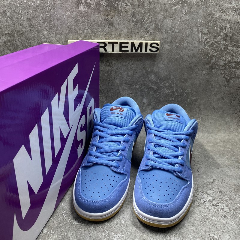 Nike SB Dunk Low Philadelphia Phillies