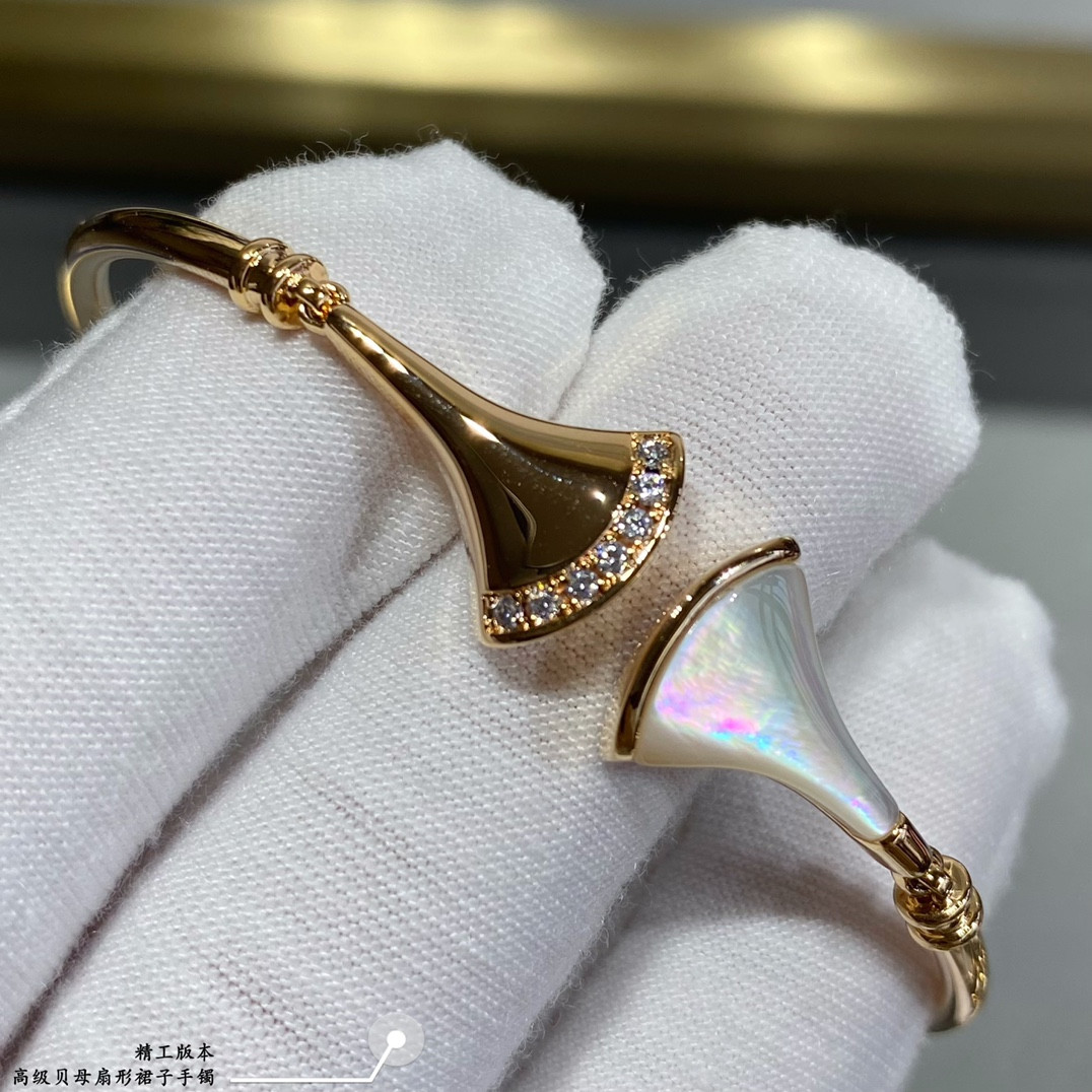 B*l*ai scalloped skirt bracelet