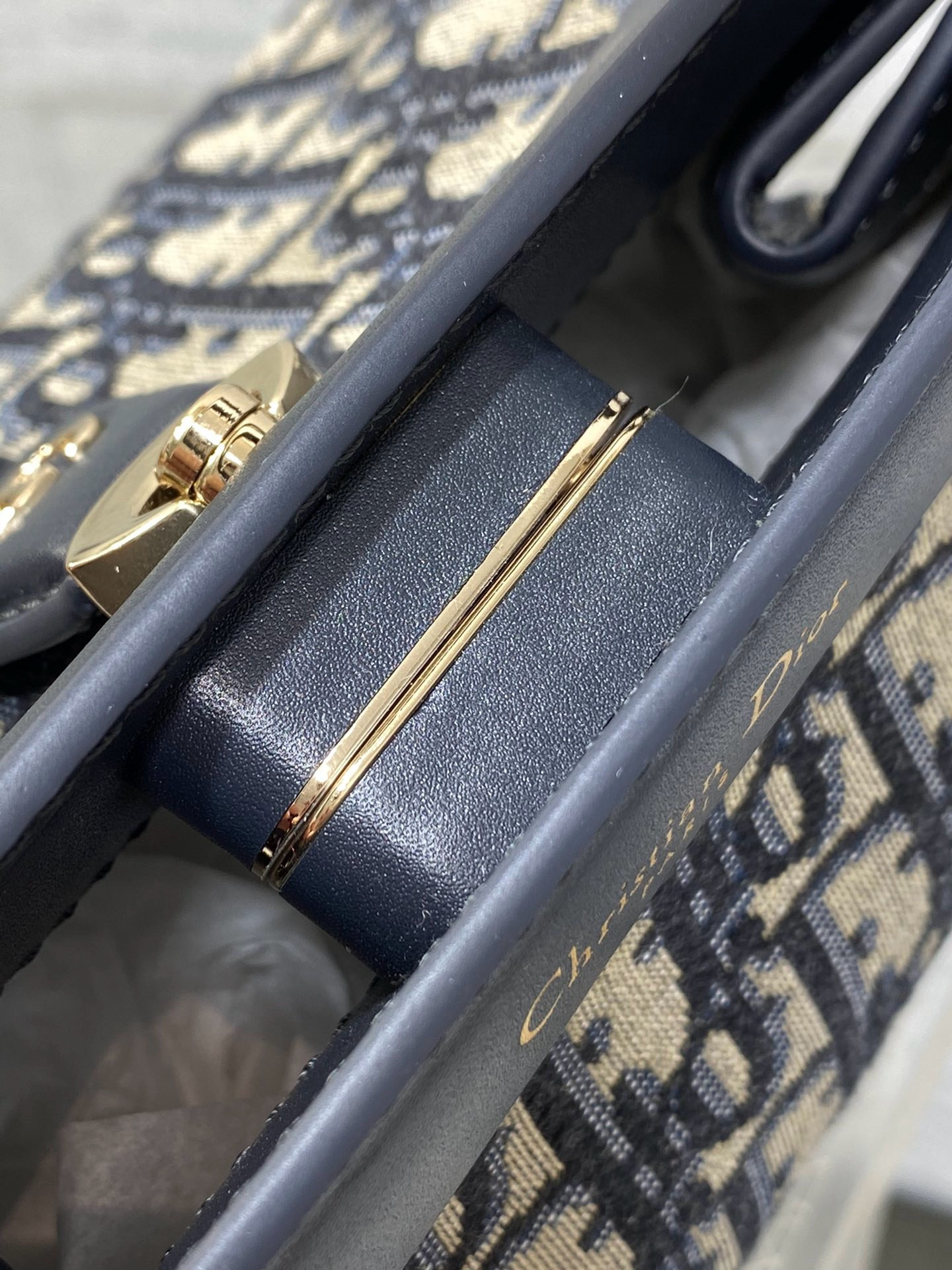 ch**an D*or small D*or key bag 8.5x5x4.5 in