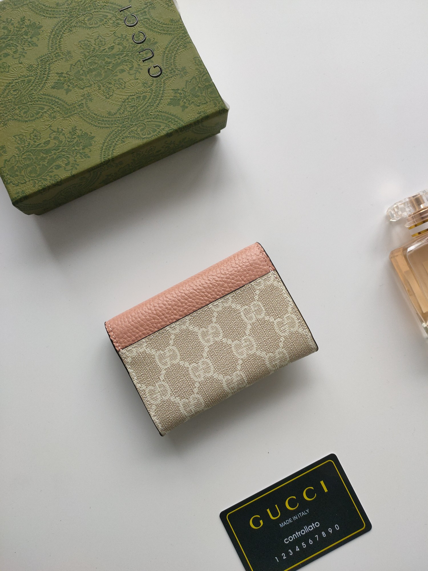 G*u*i gg  card case wallet