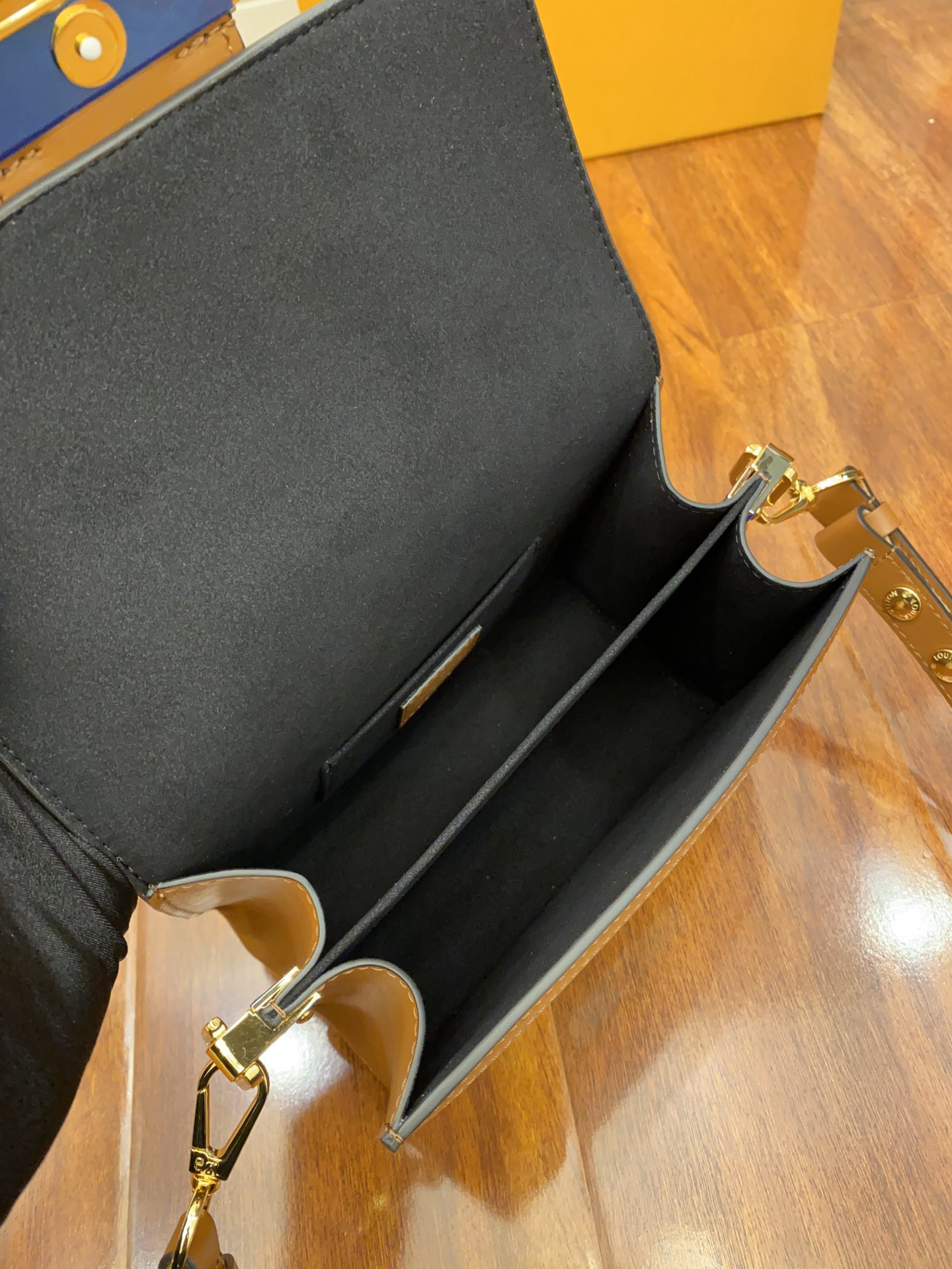 LV M44580 MINI DAUPHINE 7.9 x 5.9 x 3.5 inches