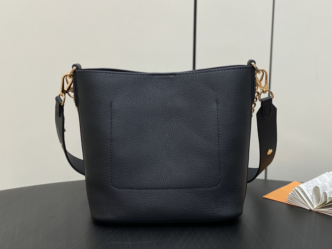 LV M24006 Lock and Walk 7.9 x 8.1 x 4.7 inches