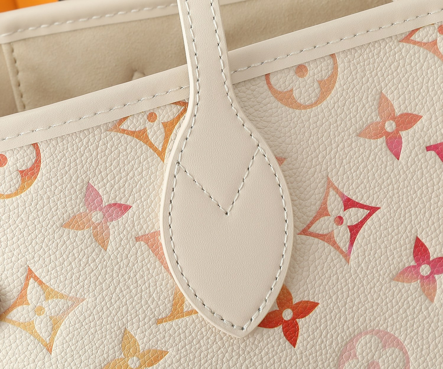 LV Neverfull MM M47080  12.2 x 11 x 5.5 in Without Box