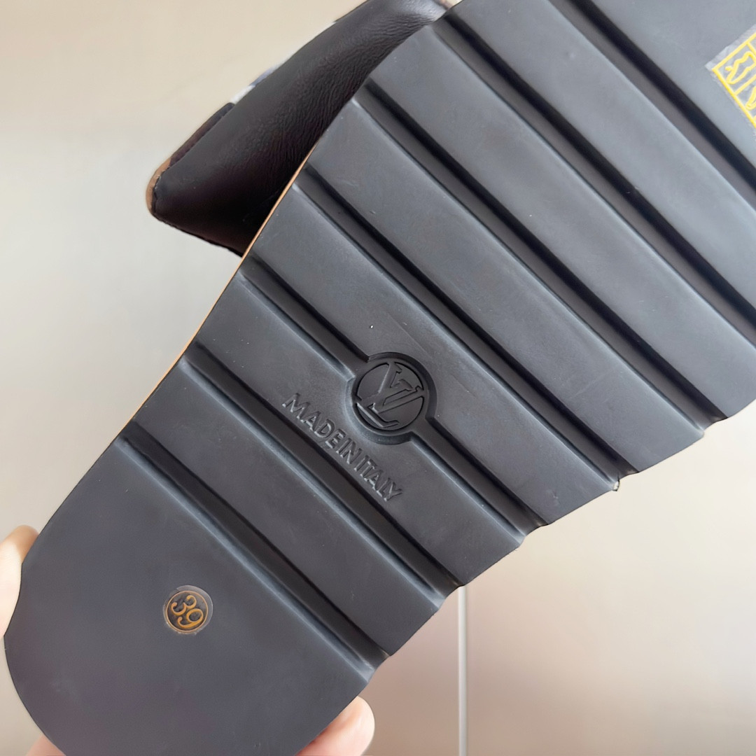 LV Pool Pillow Flat Comfort Mule