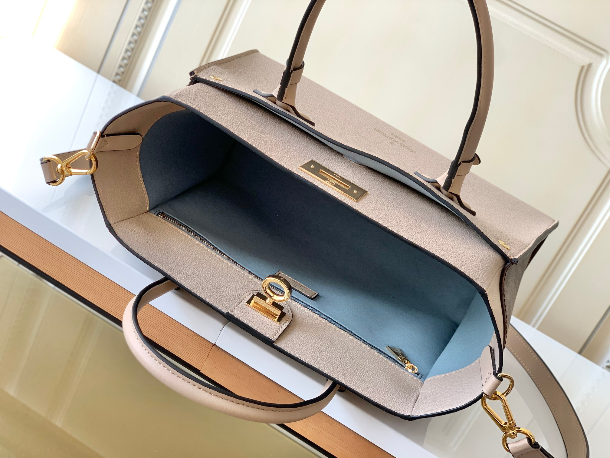 LV ON MY SIDE MM M58485 12 x 9.6 x 5.5 inches