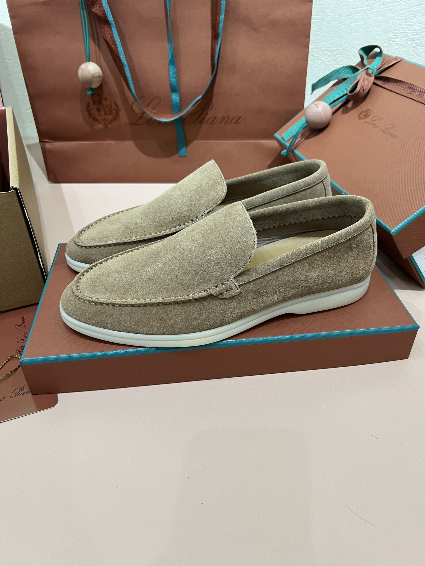 ua L**o p*ana summer walk loafers