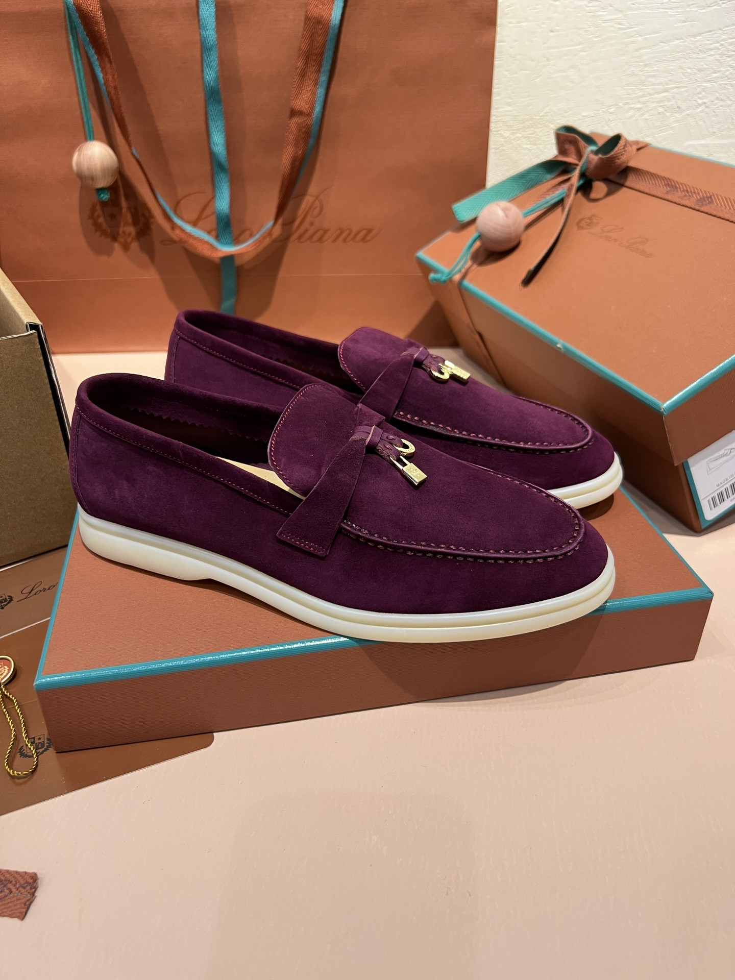 ua L**o p*ana summer charms walk loafers