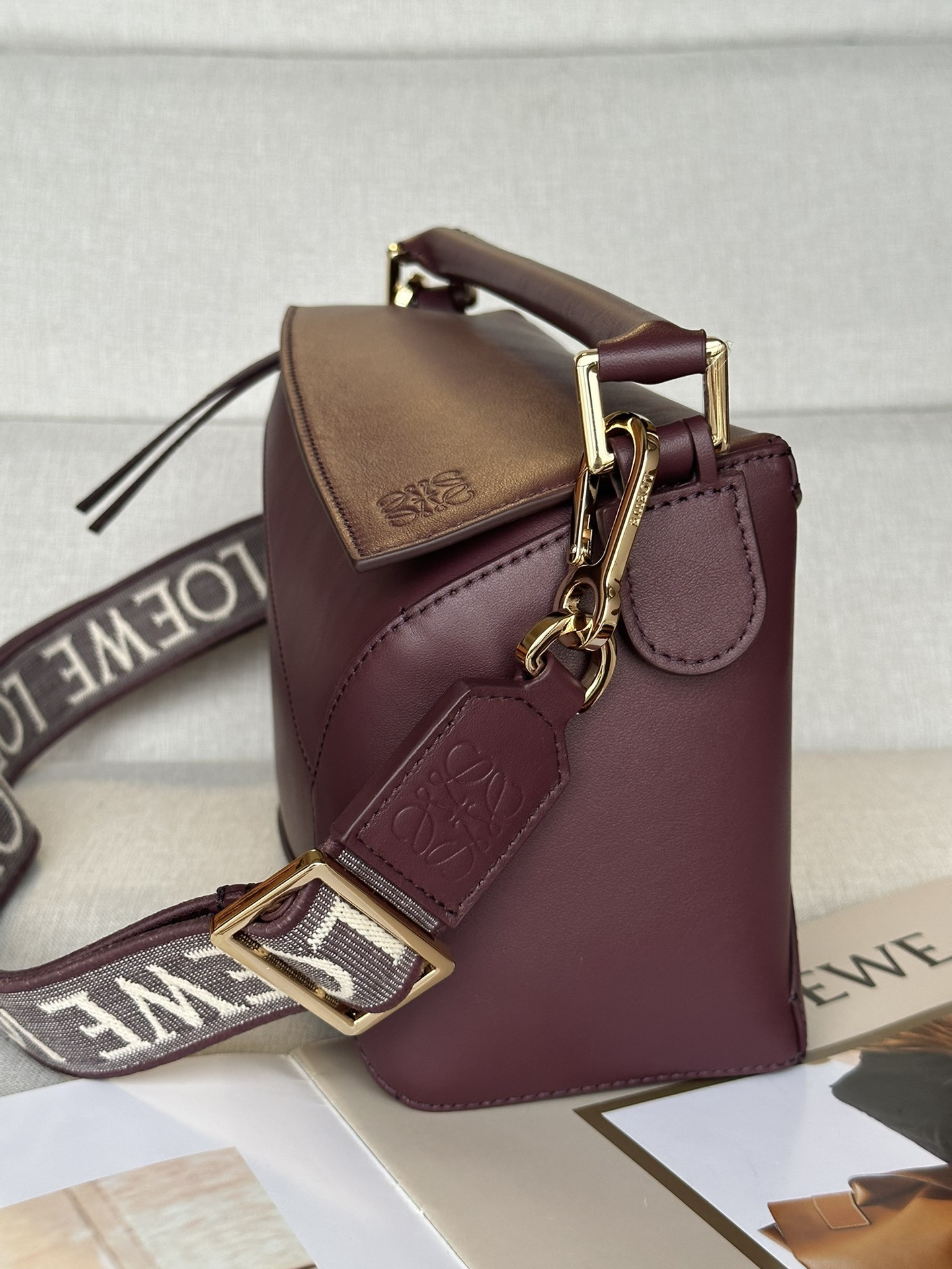 L0ew* small puzzle bag in classic calfskin 24x10.5x16.5cm