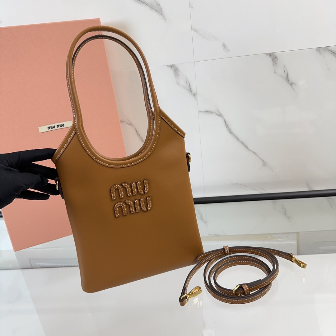 Miu Miu IVY leather handbag 20x 24 cm