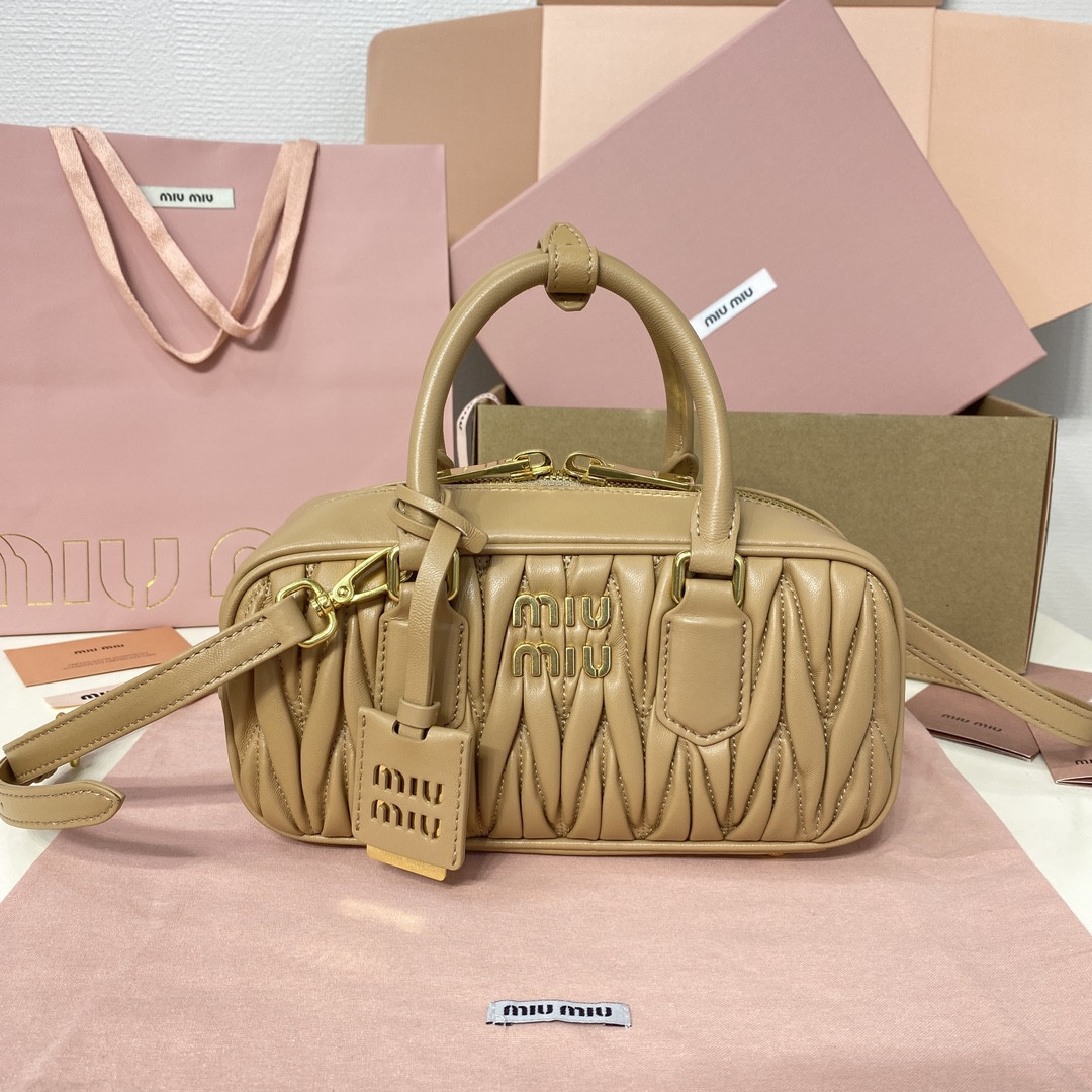 Miu Miu Arcadie matelassé nappa leather bag 22X10.5X7.5cm