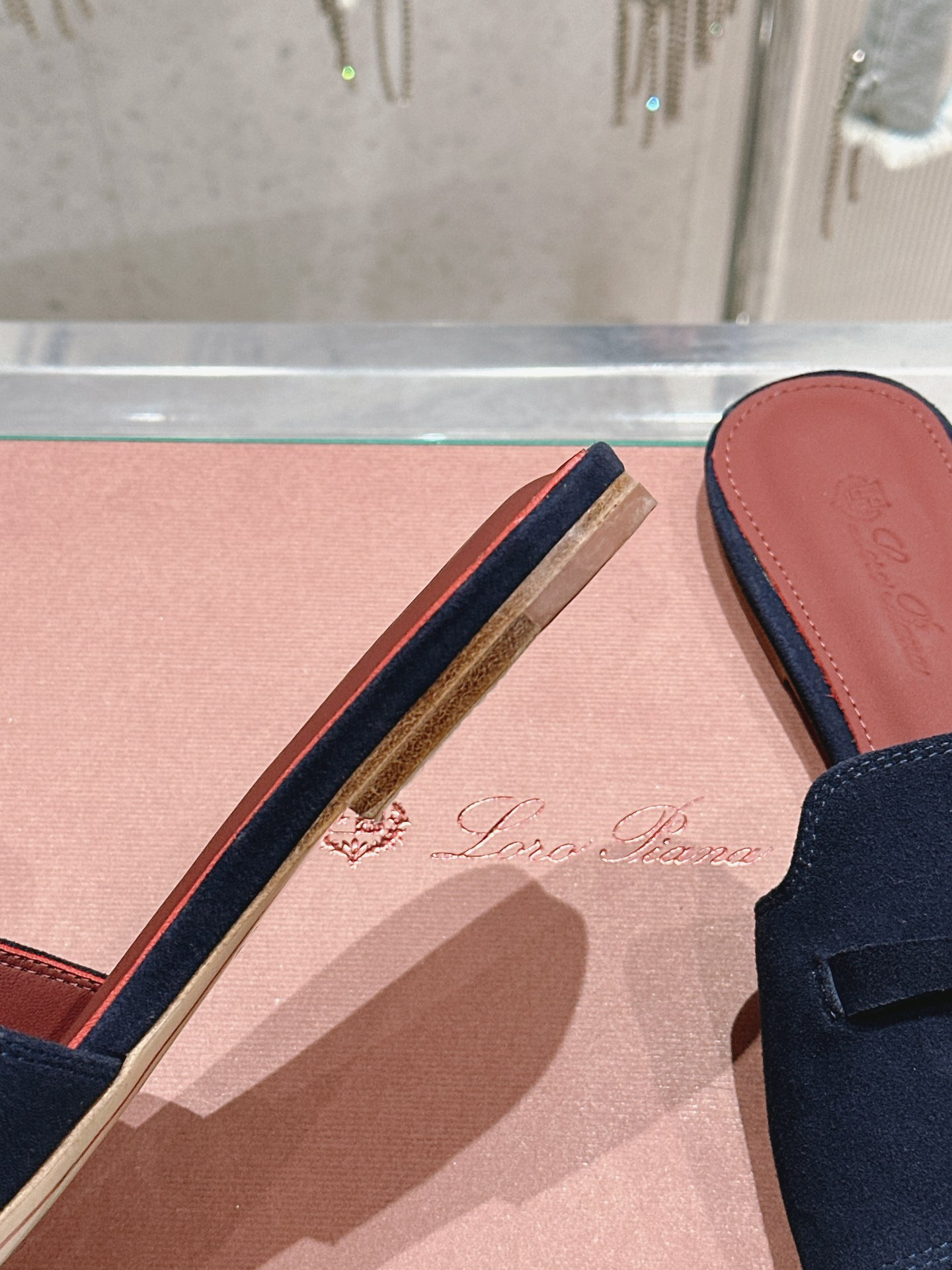 ua L**o p*ana summer charms sandal