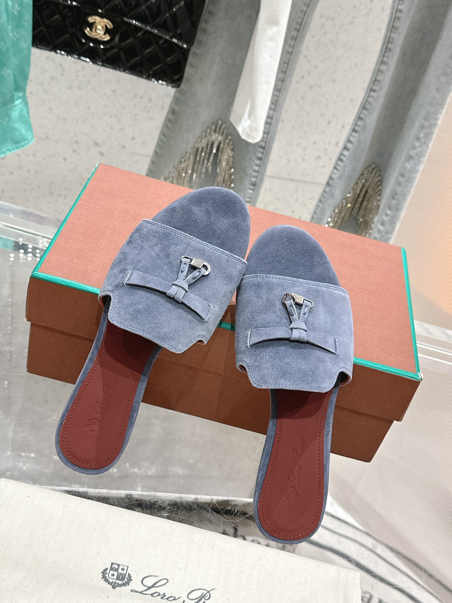 ua L**o p*ana summer charms sandal