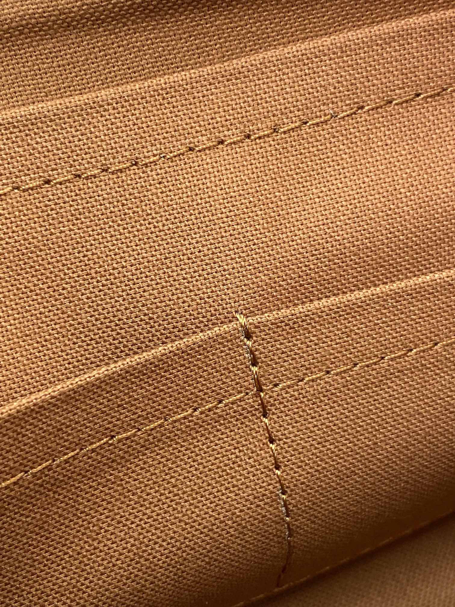 LV Pochette Accessoires M82766 23.5x13.5x4cm