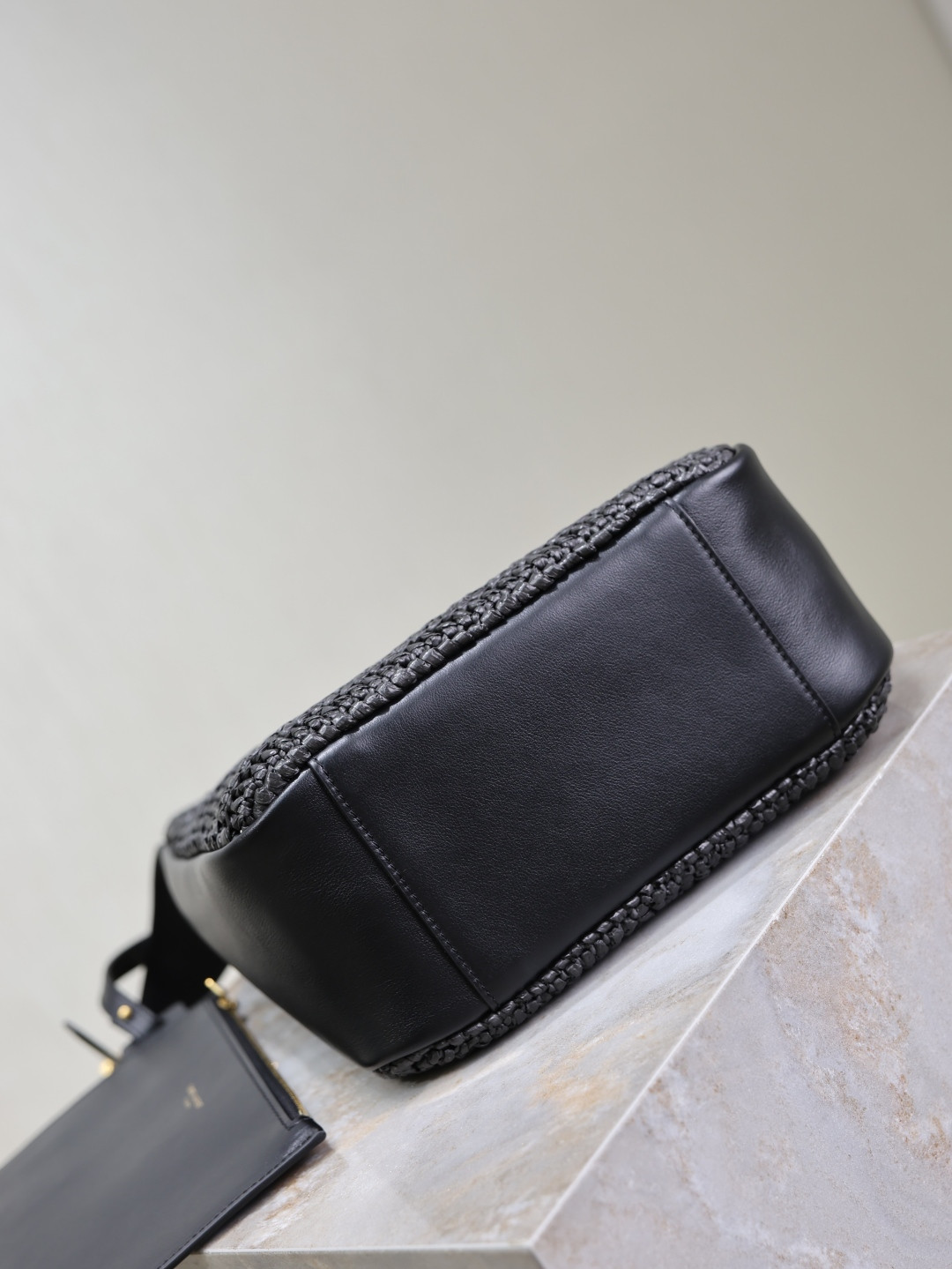 Y*L le 5 À 7 soft small (raffia/leather) 22x22x7-9cm