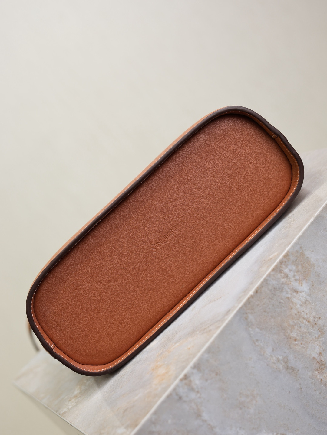 Y*L y small bucket in leather 23x29.5x3-8.5cm