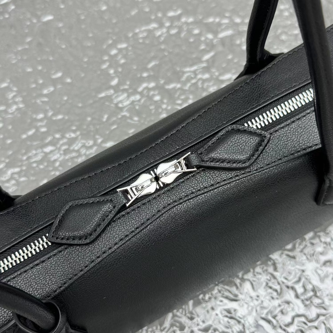 ALAÏA LE TECKEL MEDIUM BAG 33x11x10cm