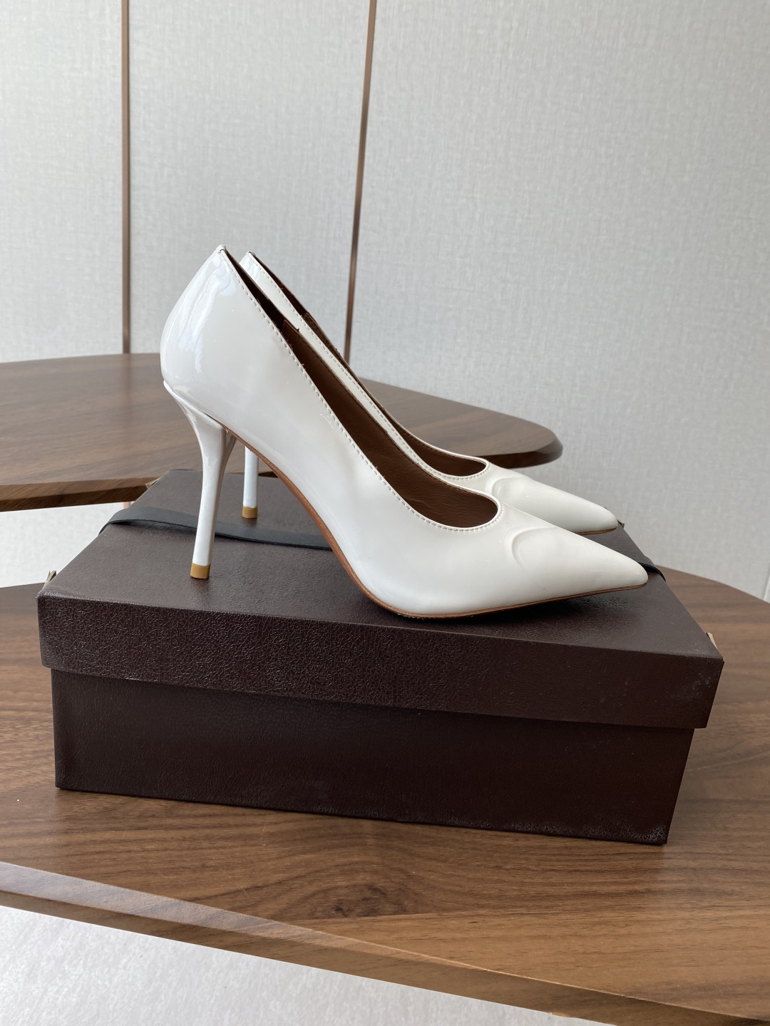 UA Alaia Pointy-Toe Pumps 9cm Heel(Customized Size 7-10 days production time)