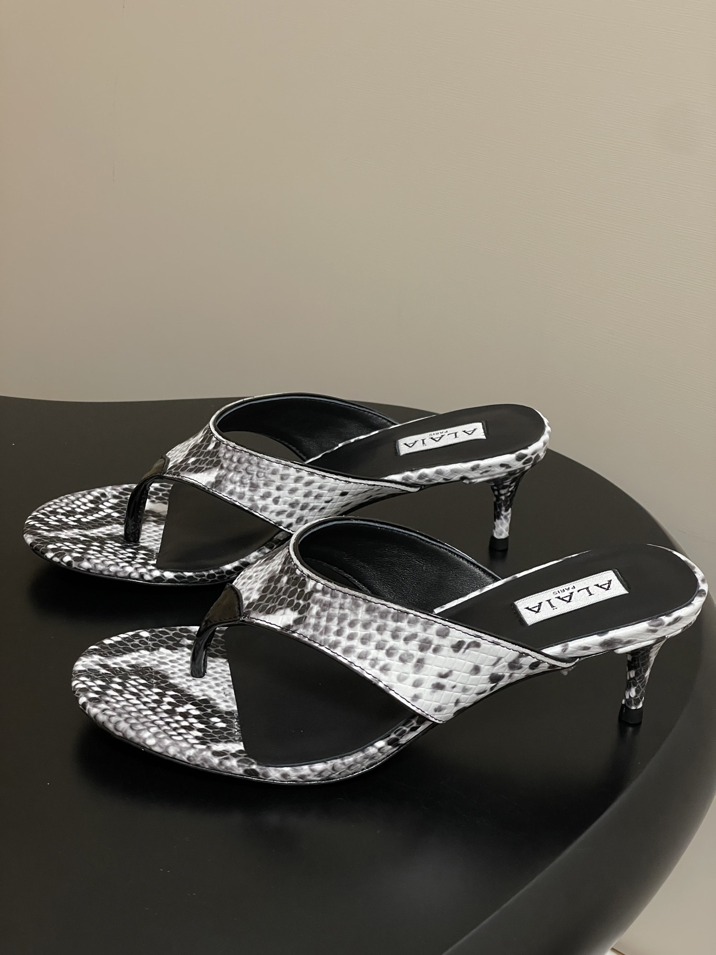 UA Alaia Triangle Flat Slides 5.5cm Heel(Customized Size 7-10 days production time)