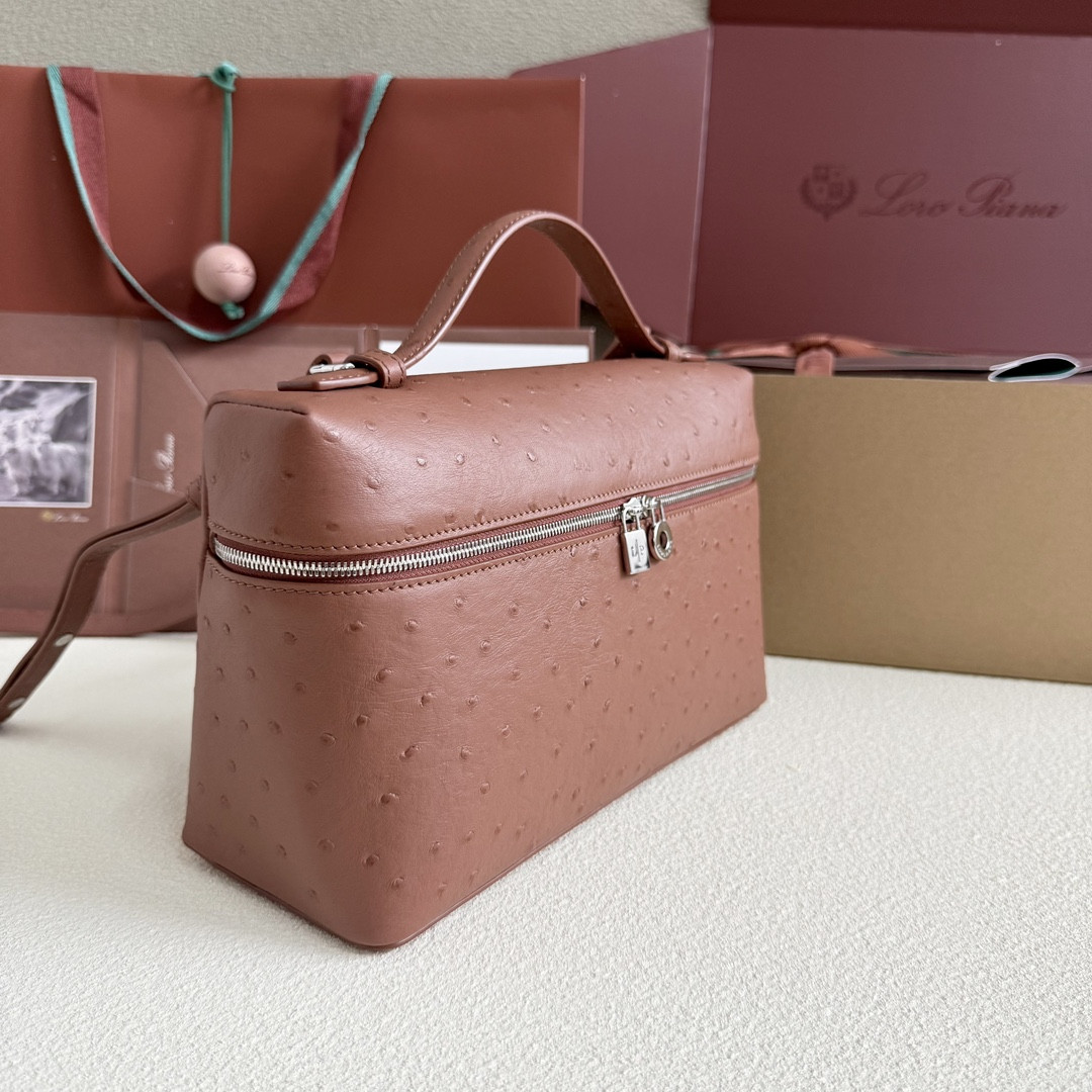 L**o p*ana extra pocket l27 ostrich-grained leather 16x27x10cm