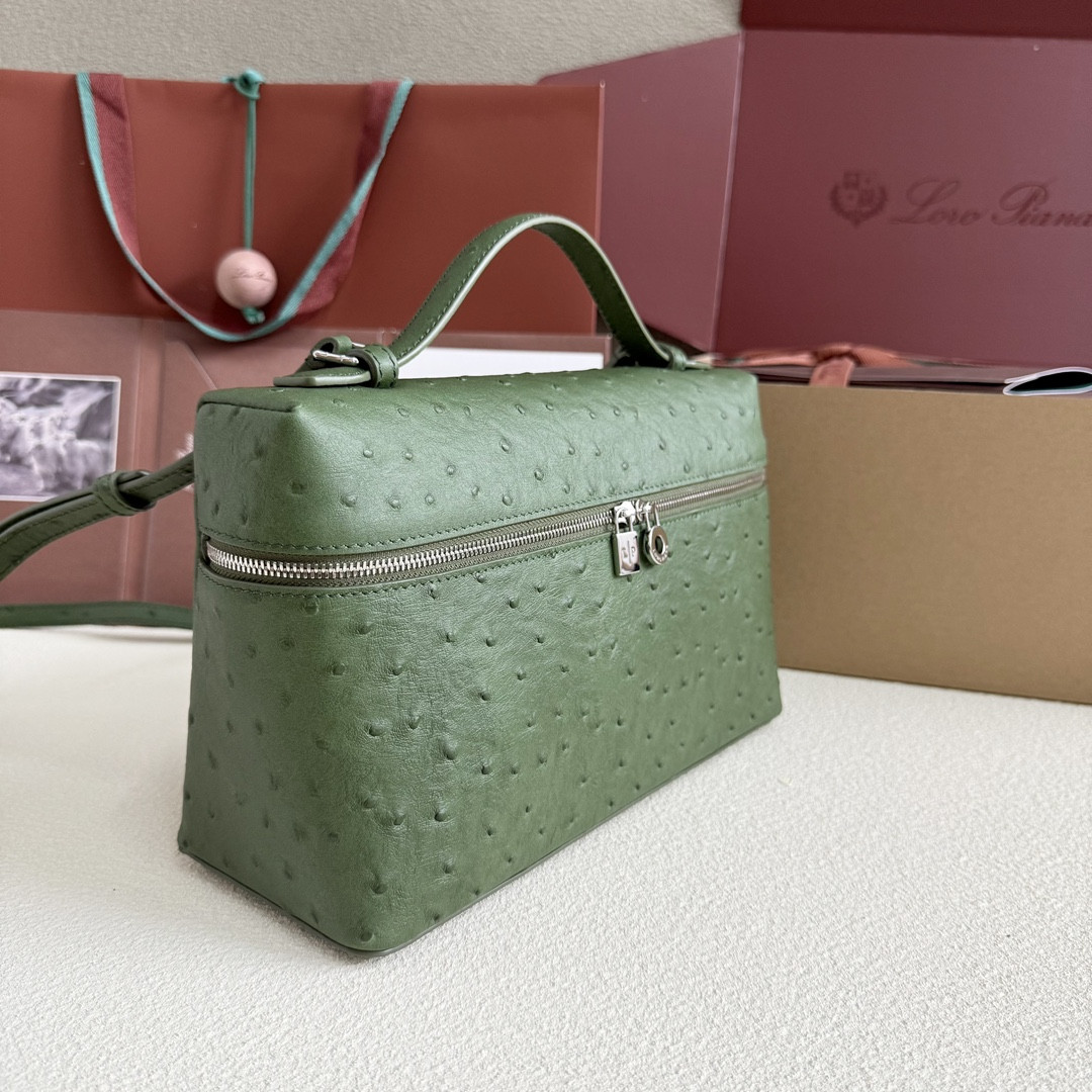 L**o p*ana extra pocket l27 ostrich-grained leather 16x27x10cm