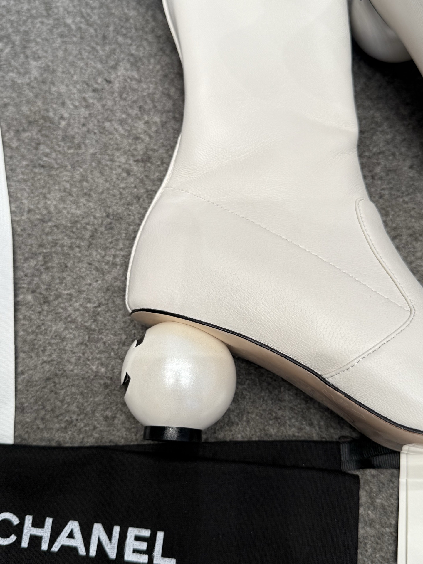 ua Ch*el mid-calf boots 6.5cm heel