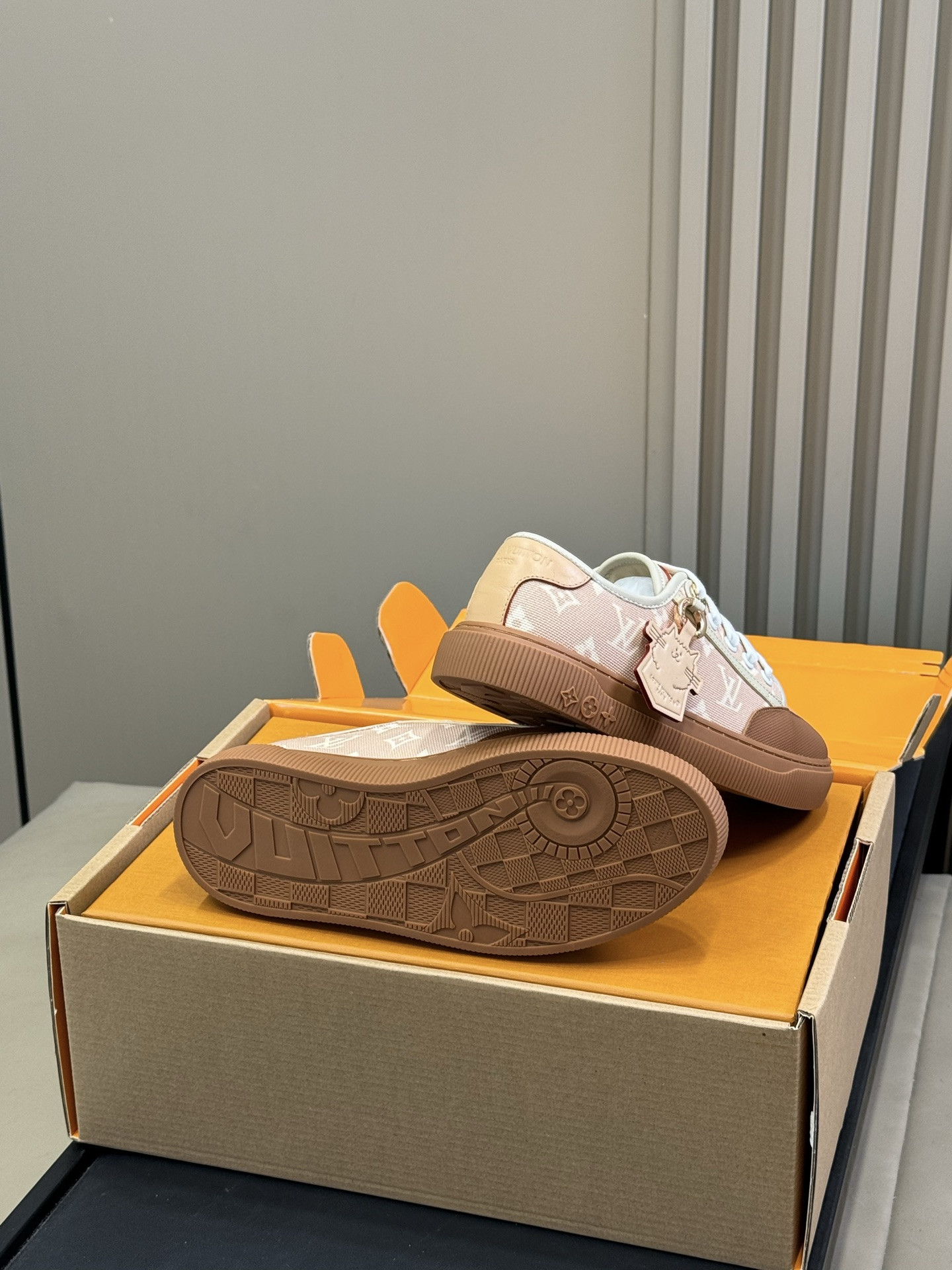 UA LV Lagoon Sneaker