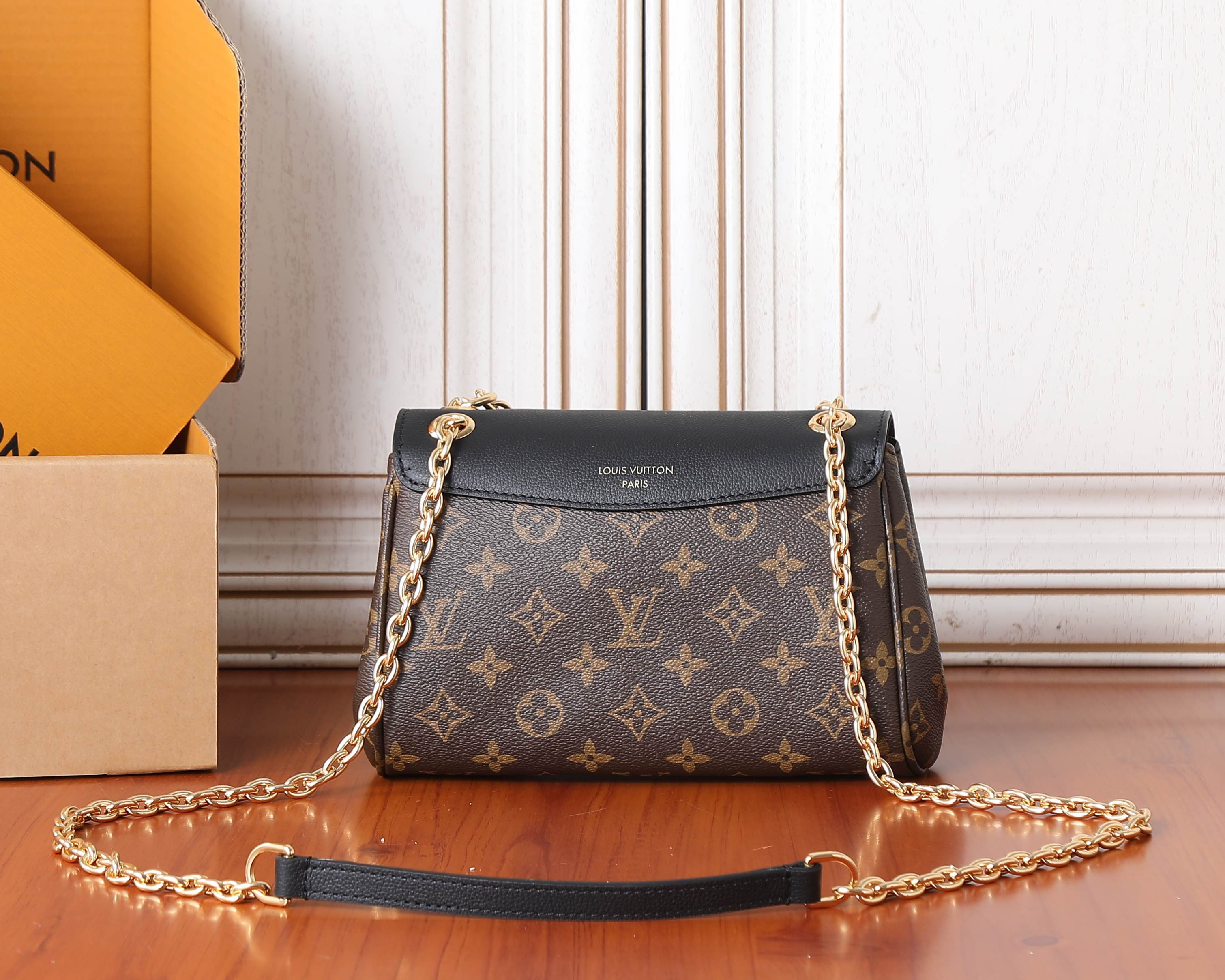 LV Saint Germain BB M26398 24x17x9cm