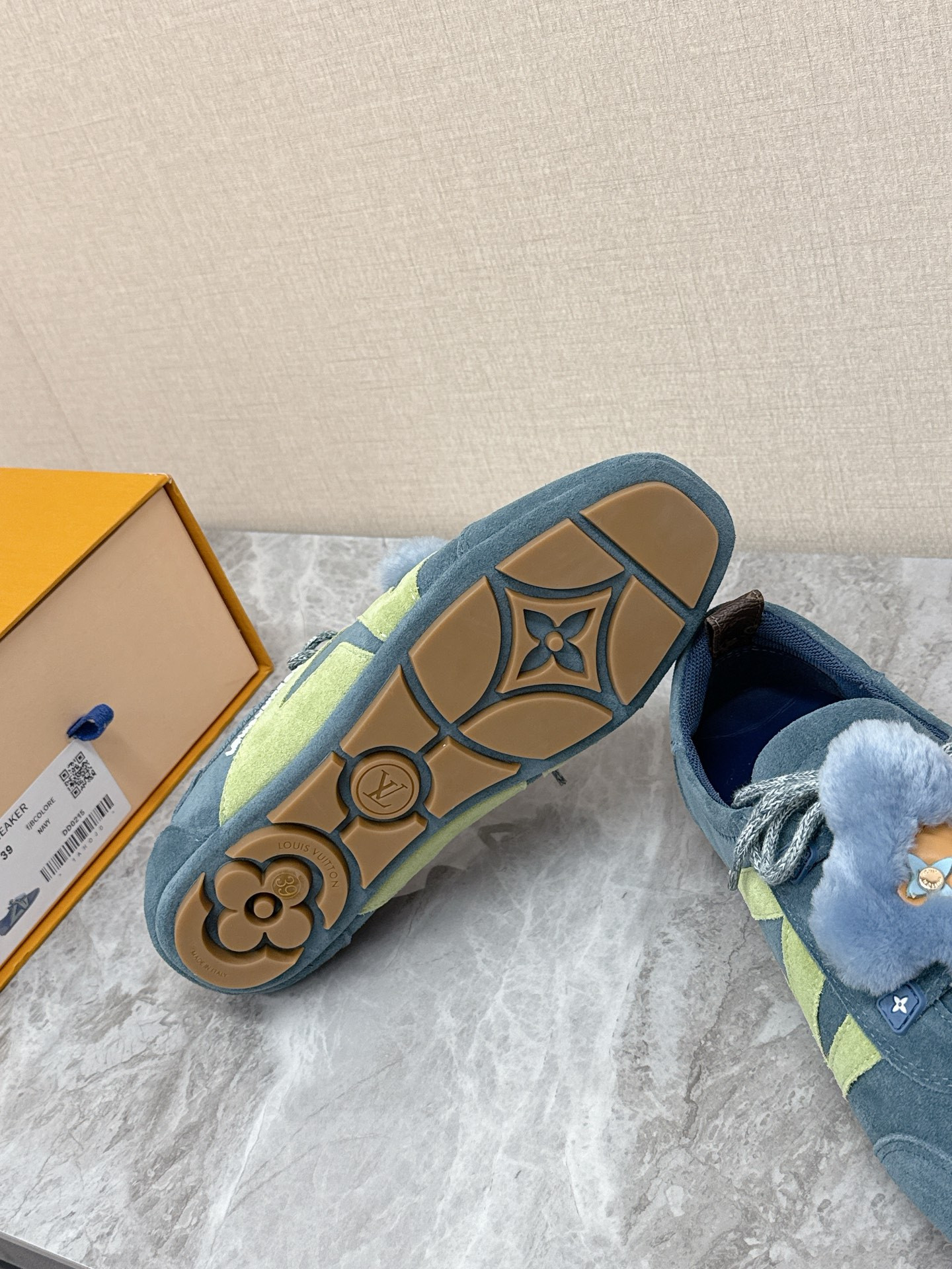 UA LV Sneakerina
